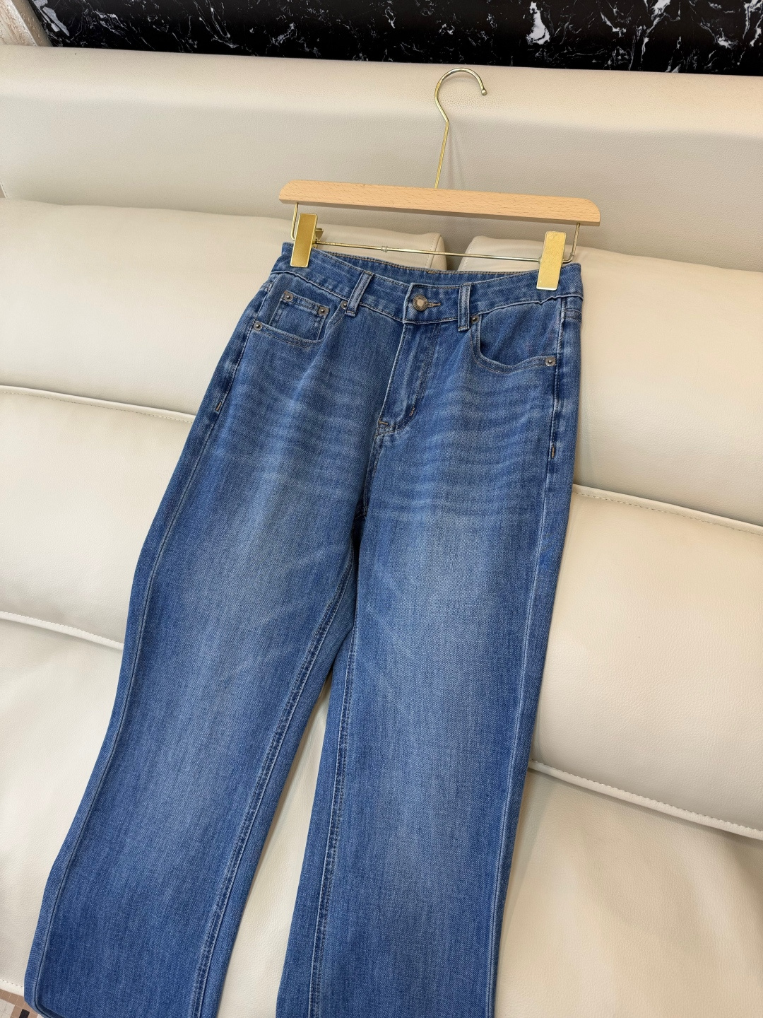 AW061#新款牛仔裤‼️Lv 老花绣花 牛仔长裤 深蓝色 浅蓝色 26-30