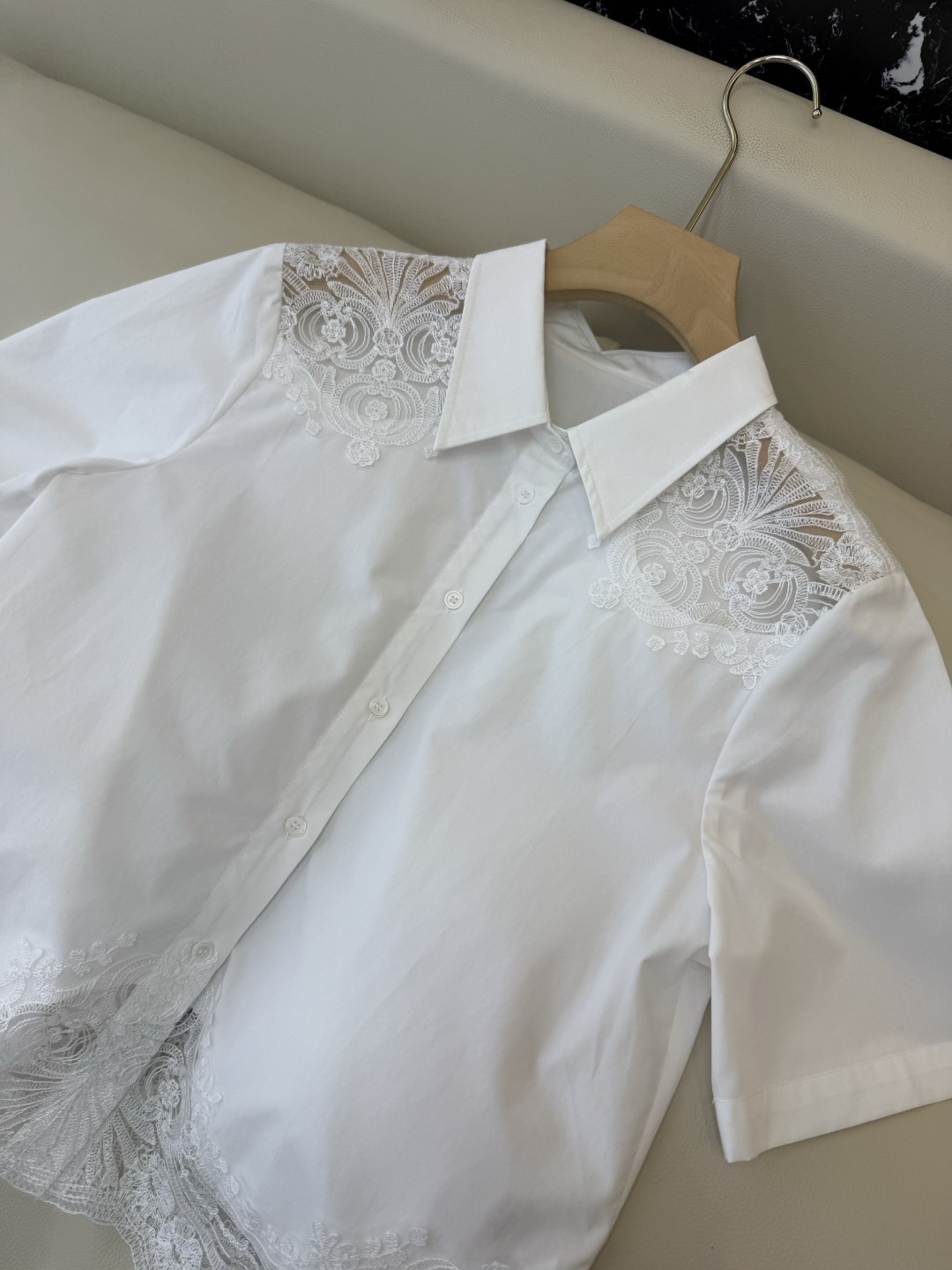 CY0119#新款衬衫。ES 蕾丝镂空绣花 短袖衬衫 条纹蓝色 白色SM L