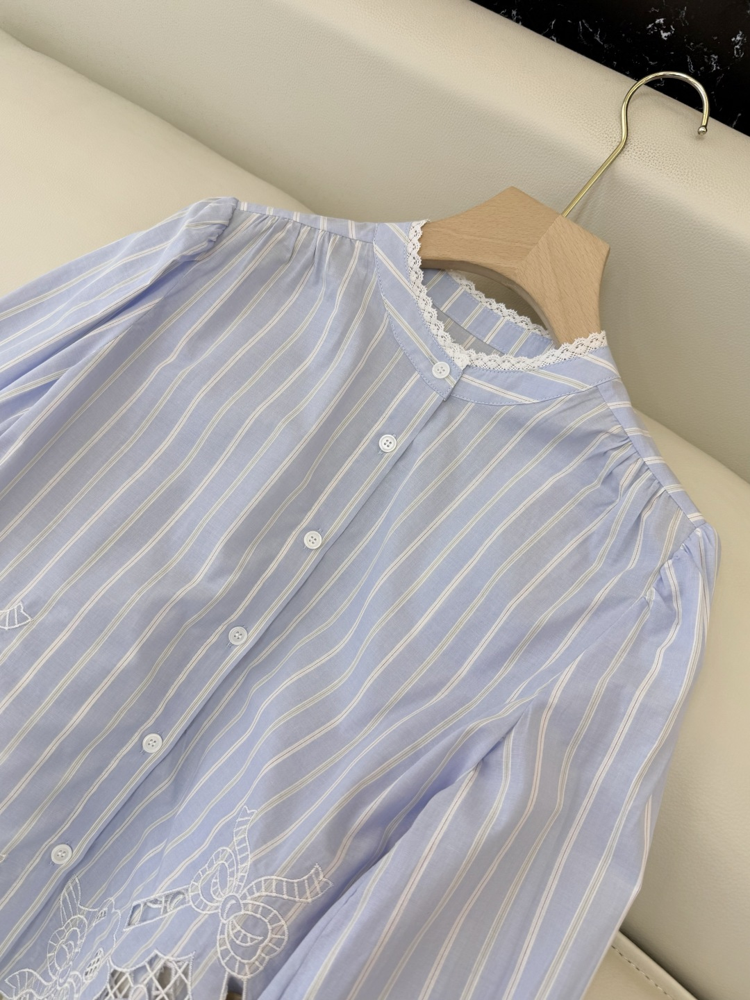 CY0117#新款衬衫。ES 蕾丝镂空绣花 长袖衬衫 蓝色 SM L