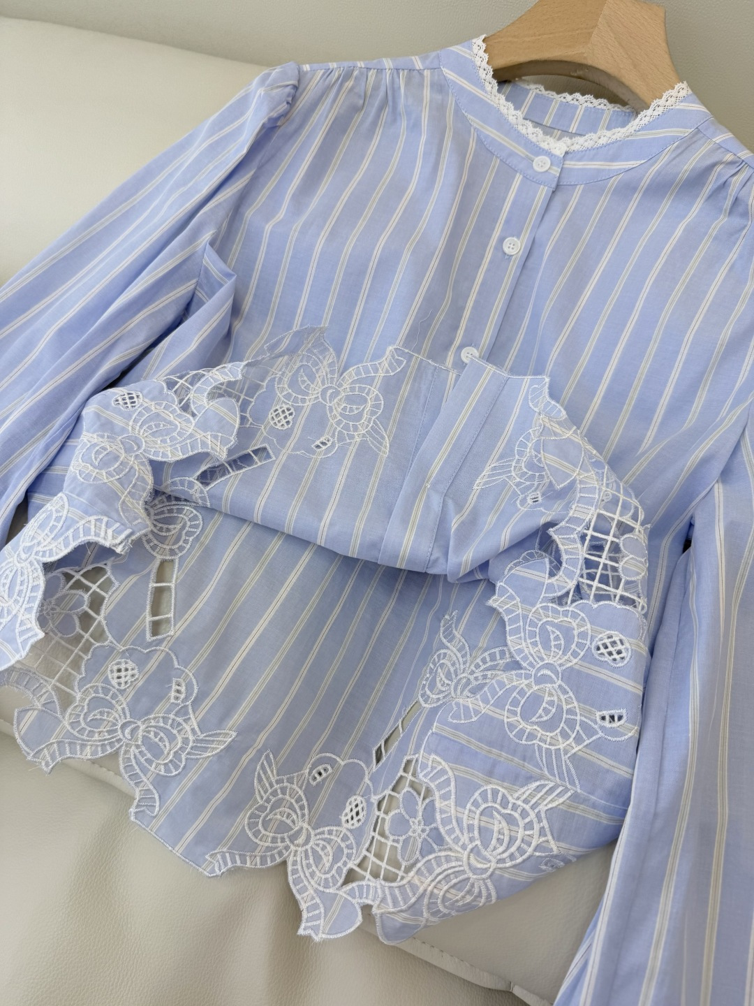 CY0117#新款衬衫。ES 蕾丝镂空绣花 长袖衬衫 蓝色 SM L