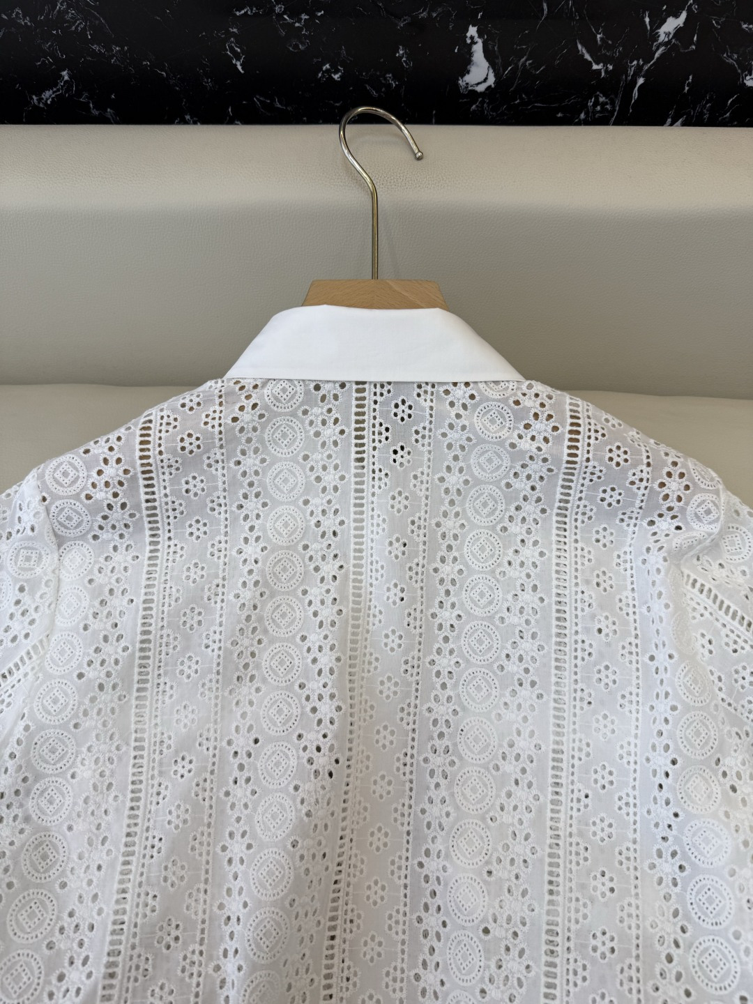 CY0120#新款衬衫。Celine 镂空绣花 短袖衬衫 白色 SM L