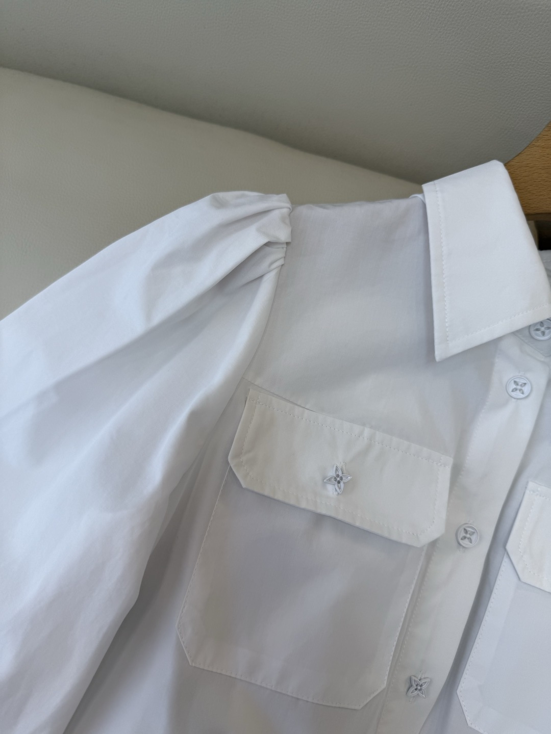 CY0118#新款衬衫。L V 极简 宽松 短袖衬衫 白色 SM L