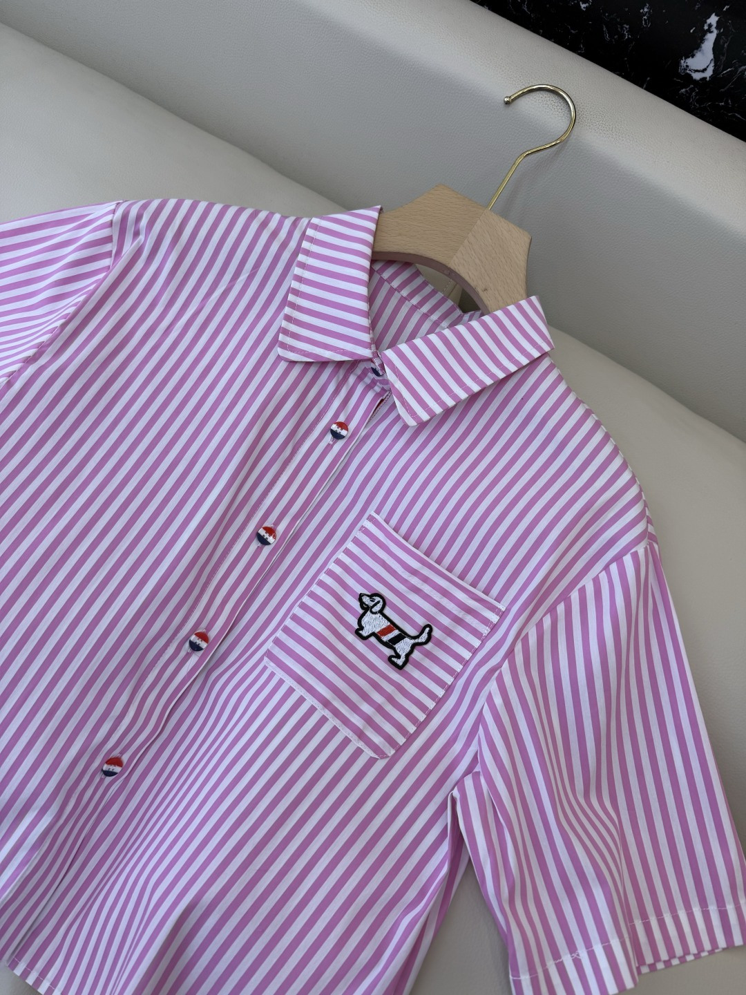 CY0121#新款衬衫。TB 小狗绣花 短袖条纹 衬衫 蓝色 粉色 SM L