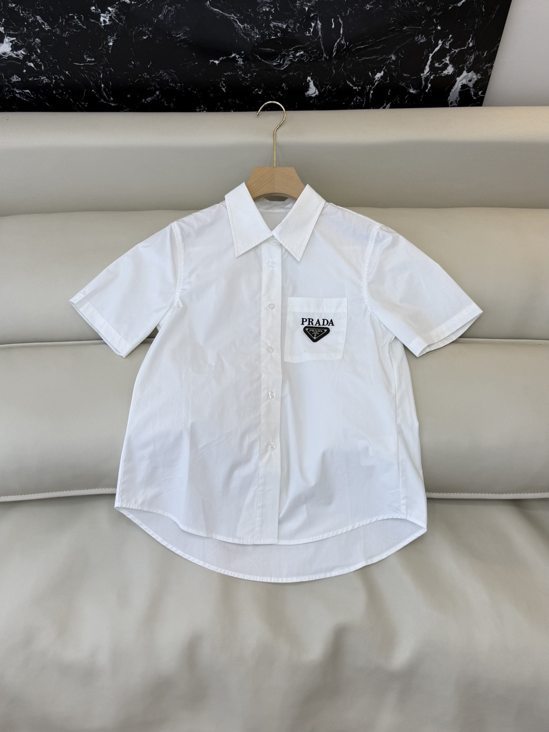 NO:785374,CY0115 new shirt P PR triangle logo lapel slim short-sleeved shirt white blue pink SM L, Prada-clothing, prada, shirts, T-shirt,19860909CY0115新款衬衫P PR三角标 翻领修身 短袖衬衫 白色 蓝色 粉色 SM L,普拉达-服装,prada,shirts,T-shirt,,Women's clothing