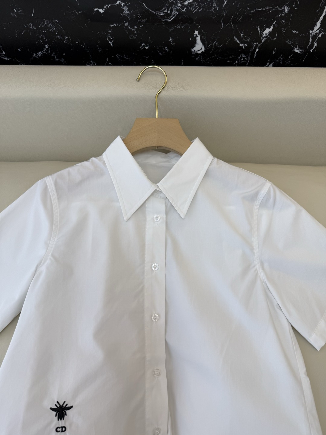 CY0114新款衬衫。Dior 小蜜蜂 绣花 翻领修身 短袖衬衫 白色 粉色 SM L