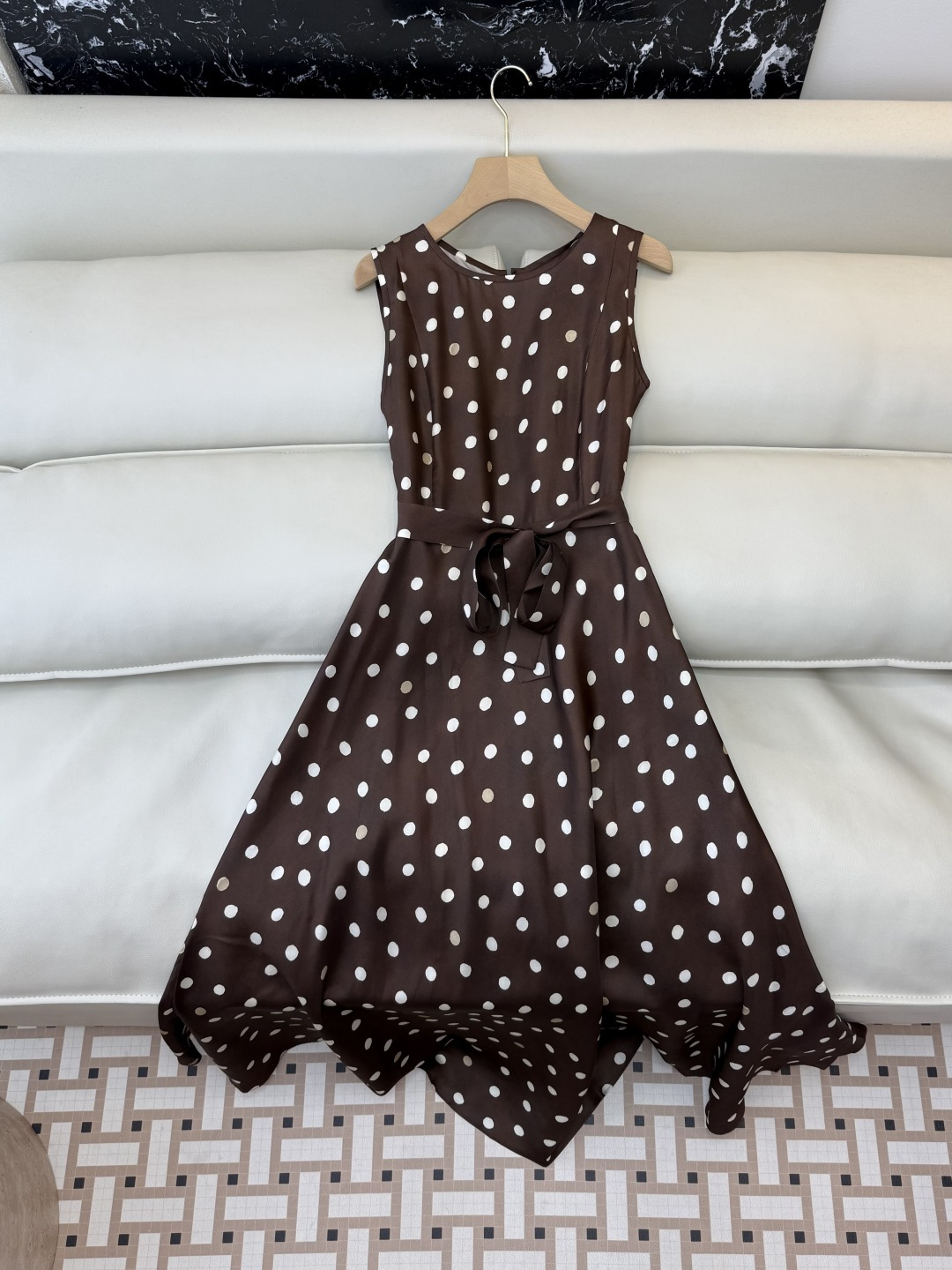 NO:819247,QD8093# New Dress P Max Top Version Silk Mulberry Silk Sleeveless Dress Polka Dot Print Brown 36-42, Maxmara-Clothing,skirts,real silk,19860909QD8093#新款连衣裙P Max 顶级版 真丝 桑蚕丝 无袖连衣裙 波点印花 咖色 36-42,麦丝玛拉-服装,skirts,real silk,,Women's clothing