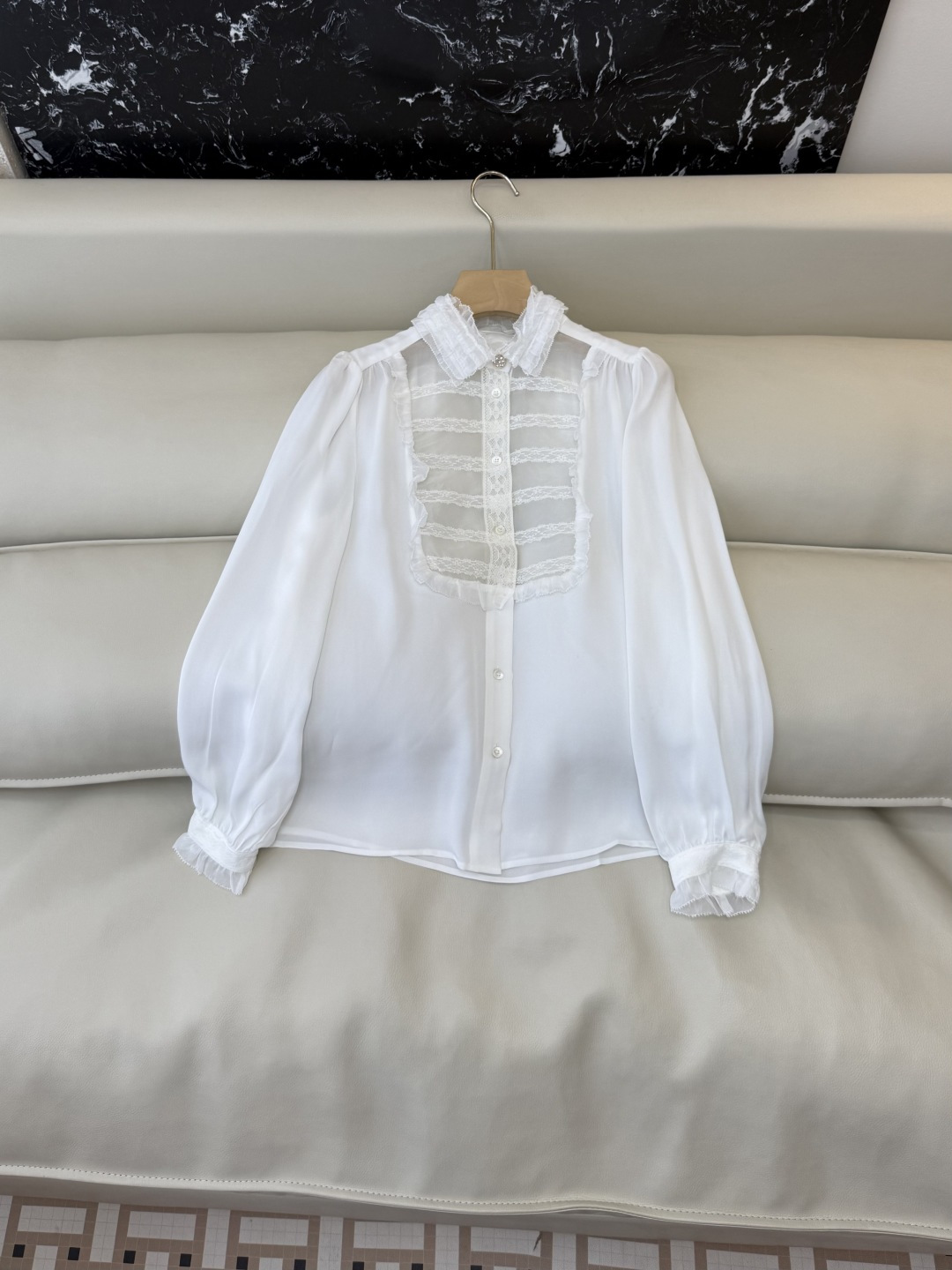 NO:819271,QD8084# New shirt P Valentino top version mulberry silk long-sleeved heavy industry lace organza embroidered long-sleeved shirt white SMLXL, Valentino-clothing, valentino, valentino, shirts, real silk,19860909QD8084#新款衬衫 P Valentino 顶级版 桑蚕丝 真丝长袖重工蕾丝欧根纱绣花长袖衬衫白色 SMLXL,华伦天奴-服装,valentino,valentino,shirts,real silk,,Women's clothing