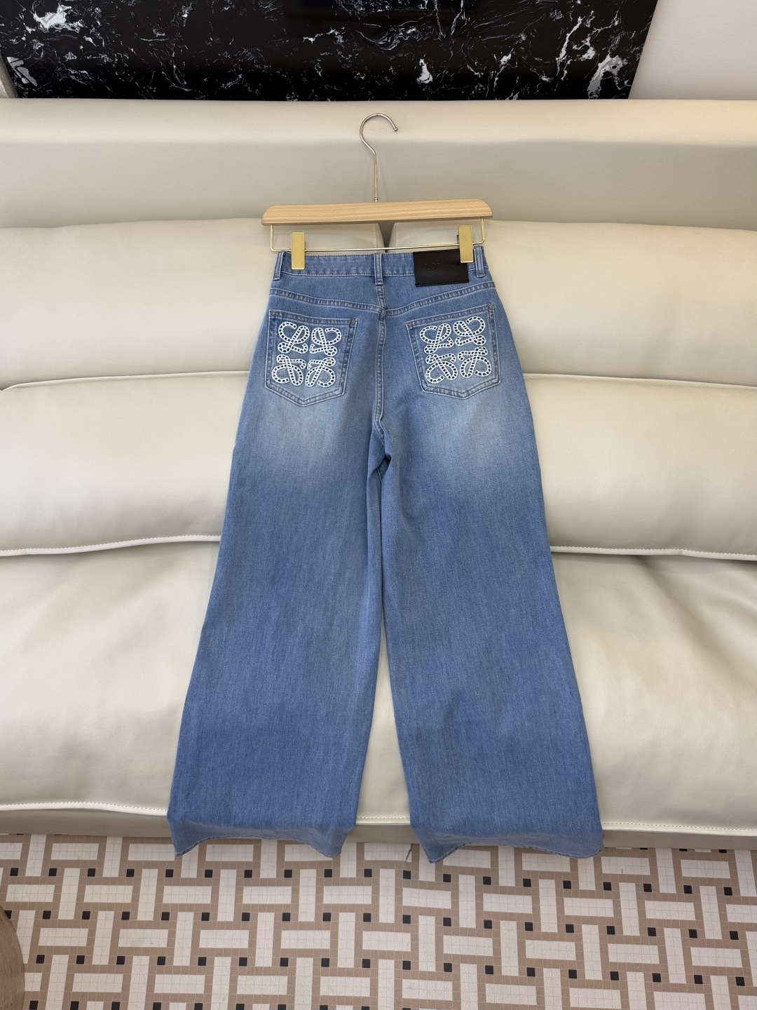 AW064#新款牛仔裤P‼️Loewe 绣花显瘦 牛仔长裤 蓝色 26-30