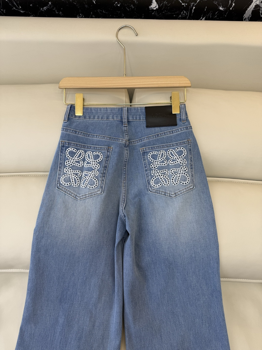 AW064#新款牛仔裤P‼️Loewe 绣花显瘦 牛仔长裤 蓝色 26-30