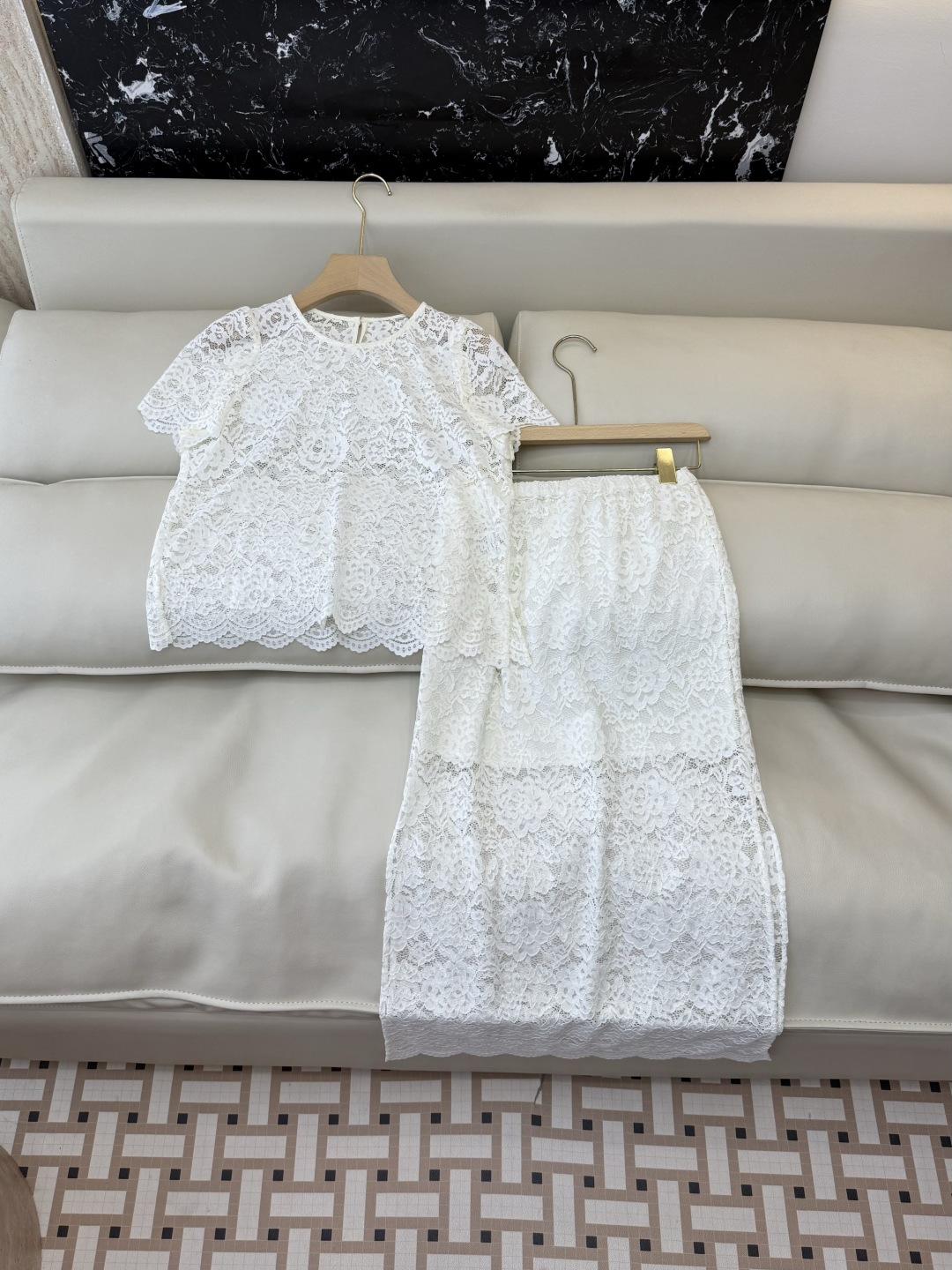 NO:820836,YJJ019# New suit factory special version of the highest version on the market. The girl will inspect the goods, trim the three marks on the threads, and send pictures and videos before delivery. If you want quality or service, please add me on WeChat. We will not accept urgent orders. P ES lace short-sleeved tops long skirt suit black white S-X L, women's clothing, skirts, T-shirt,19860909YJJ019#新款套装工厂特市面最高版本小妹验货、修剪线头上三标、发货可发图及拍视频,要品质要服务的加我微信,不接急单.P ES 蕾丝短袖上衣长半裙套装 黑色 白色 S-X L,女装,skirts,T-shirt,,Women's clothing
