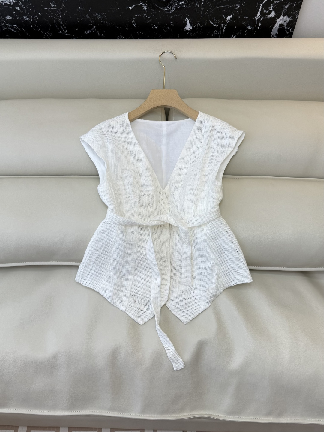 NO:820797,YJJ016# New top factory special version of the highest version on the market. The girl will inspect the goods, trim the three marks on the threads, and send pictures and videos before delivery. If you want quality or service, please add me on WeChat. We will not accept urgent orders. P Linen V-neck vest top, white S-X L, women's clothing,19860909YJJ016#新款上衣工厂特市面最高版本小妹验货、修剪线头上三标、发货可发图及拍视频,要品质要服务的加我微信,不接急单.P 亚麻 V领马甲上衣 白色 S-X L,女装,,Women's clothing