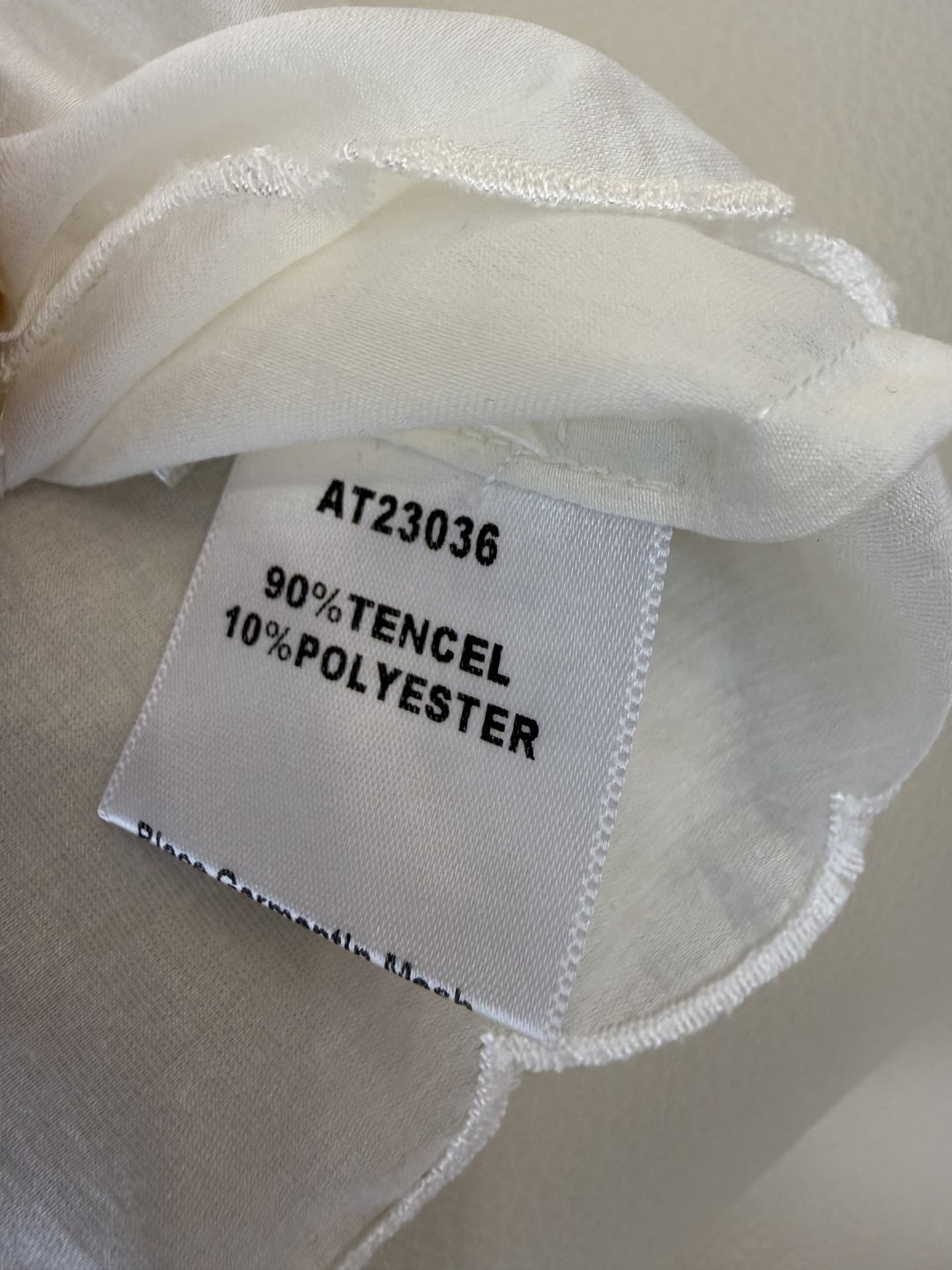 TW013#新款上衣⚠️‼️90% 天丝 精品 重工刺绣花 上衣 白色 粉色 SML