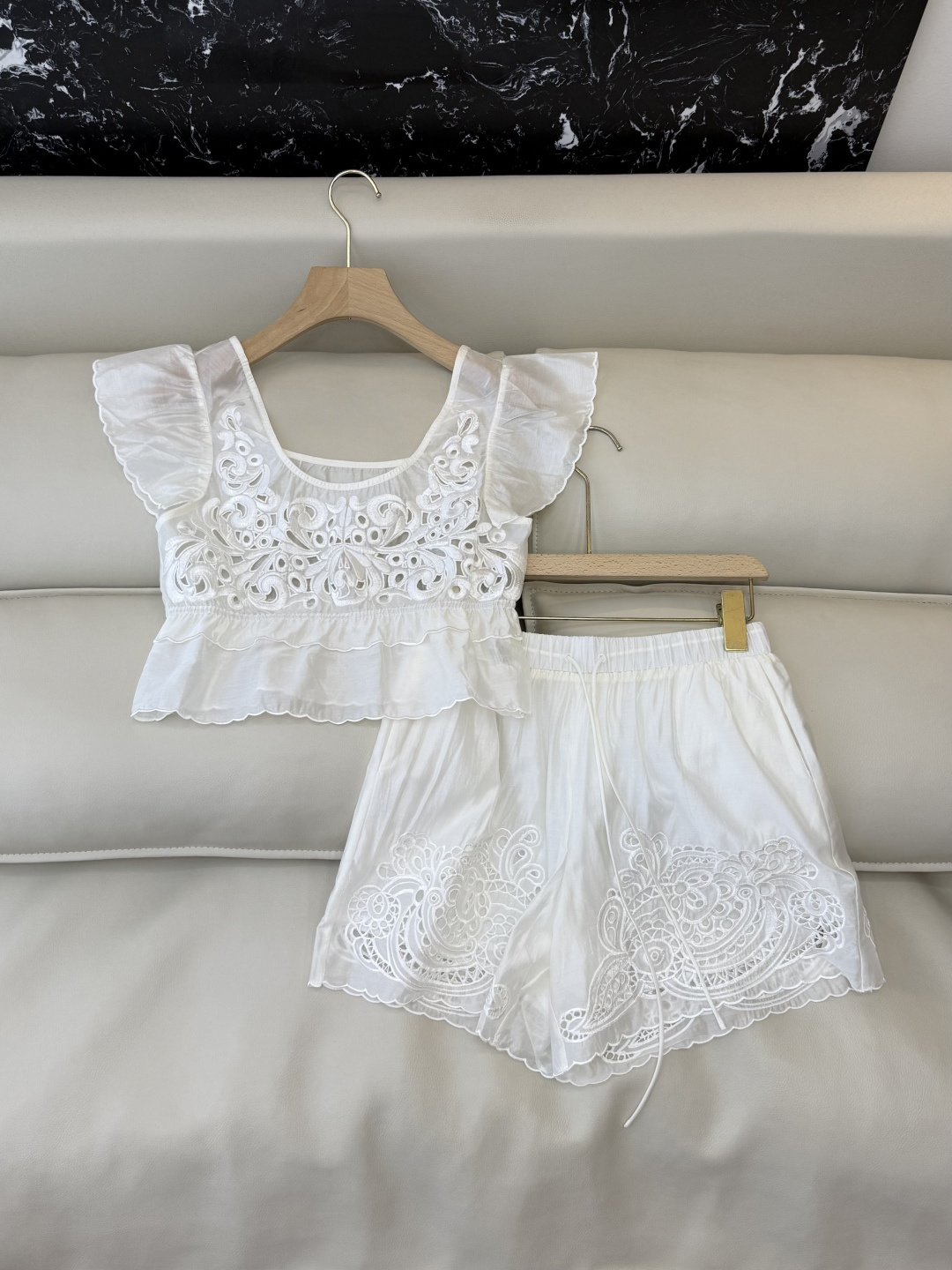 NO:822043,TW006# New Suit Factory 90 Tencel Boutique Heavy Embroidery Tops Shorts Suit Pink White Purple SML (the size can be separated and the shorts are XL), women's clothing, shorts,19860909TW006#新款套装工厂 90 天丝 精品 重工刺绣花 上衣短裤 套装 粉色白色 紫色 SML（码号可以拆分短裤有XL）,女装,shorts,,Women's clothing