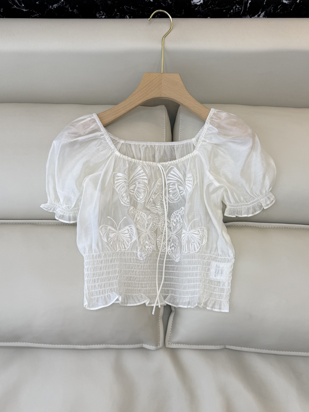 TW004#新款套装⚠️‼️90% 天丝 精品 重工刺绣花 上衣➕短裤 套装 粉色白色 绿色 SML（码