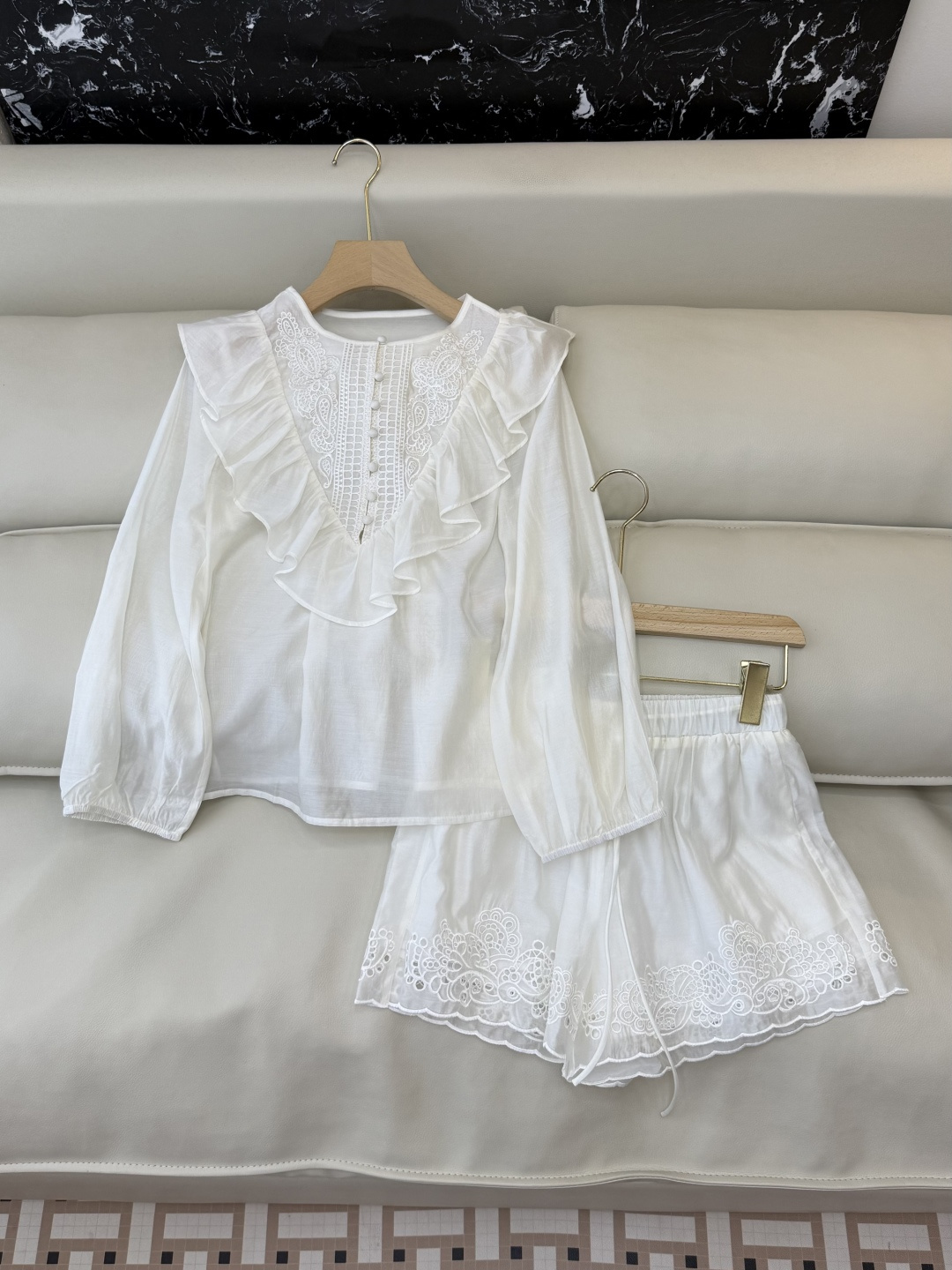 NO:822082,TW002# New Suit Factory 90 Tencel Boutique Heavy Industry Ruffled Top Shorts Suit Pink White SML (the size can be separated and the shorts are XL), women's clothing, shorts,19860909TW002#新款套装工厂 90 天丝 精品 重工荷叶边上衣短裤 套装 粉色 白色 SML（码号可以拆分短裤有XL）,女装,shorts,,Women's clothing