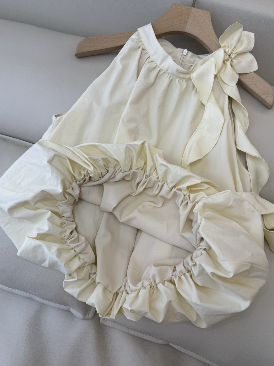 LH031#新款套装⚠️‼️无袖花朵 上衣➕短裤 套装 白色 黄色 SML
