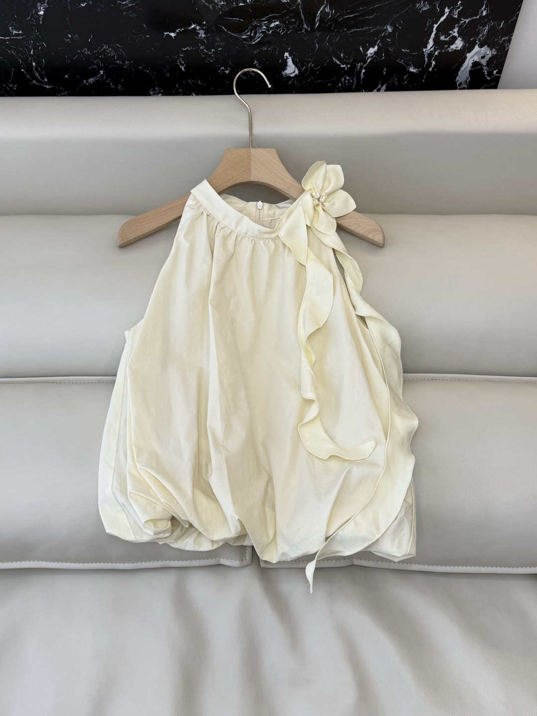 LH031#新款套装⚠️‼️无袖花朵 上衣➕短裤 套装 白色 黄色 SML