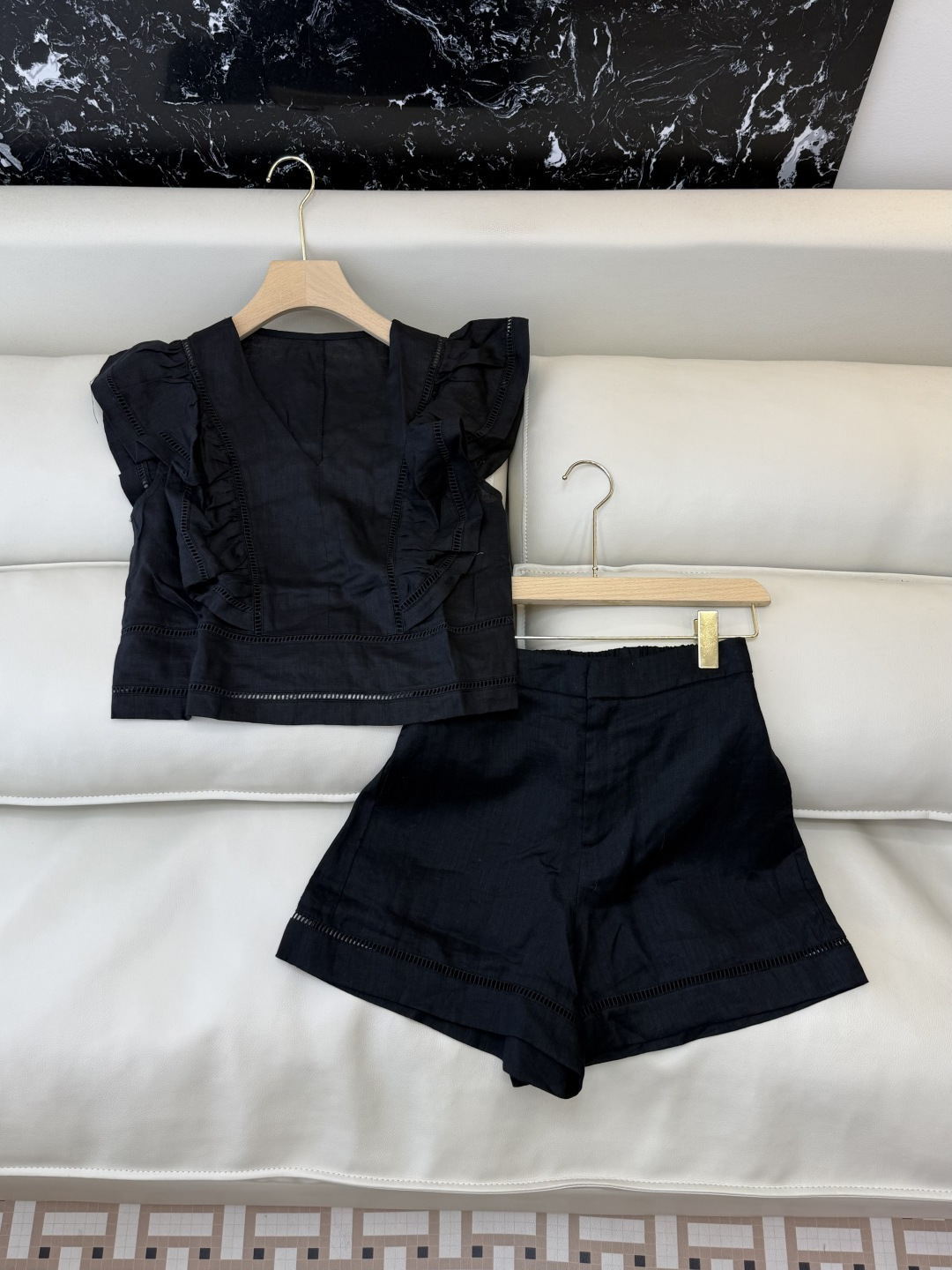 NO:823166,LH034# New suit factory special version of the highest version on the market. The girl will inspect the goods, trim the three marks on the thread, and send pictures and videos before delivery. If you want quality or service, please add me on WeChat. We will not accept urgent orders. P Zimm... Heavy industry ruffle top shorts suit black SML, Zimmerman-clothing, shorts,19860909LH034#新款套装工厂特市面最高版本小妹验货、修剪线头上三标、发货可发图及拍视频,要品质要服务的加我微信,不接急单.P Zimm…重工荷叶边 上衣短裤 套装 黑色 SML,兹默曼-服装,shorts,,Women's clothing
