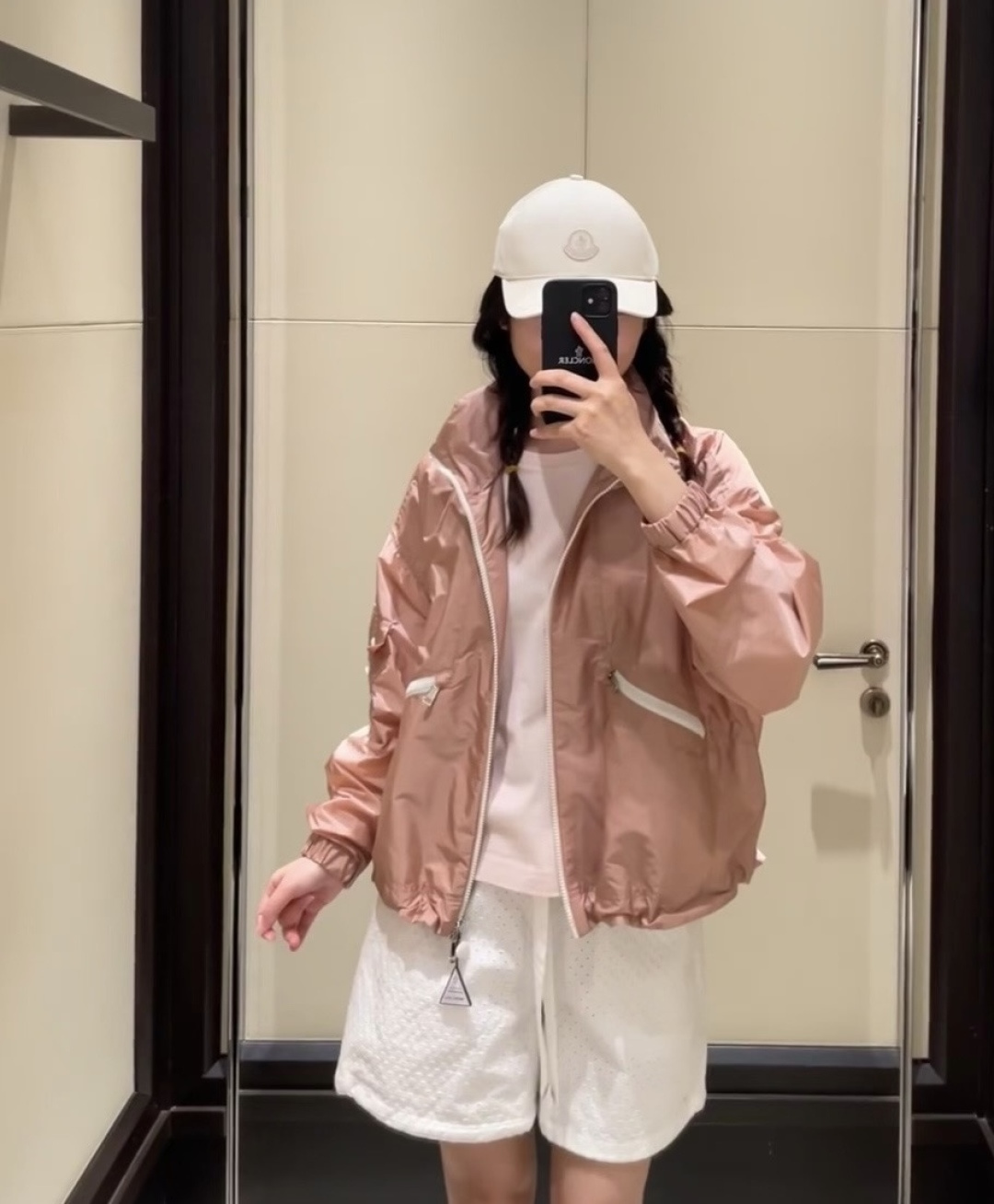 NO:825202,MN6004 upper body picture, muzzle-clothing, Moncler,19860909MN6004 上身图,蒙口-服装,Moncler,,Women's clothing