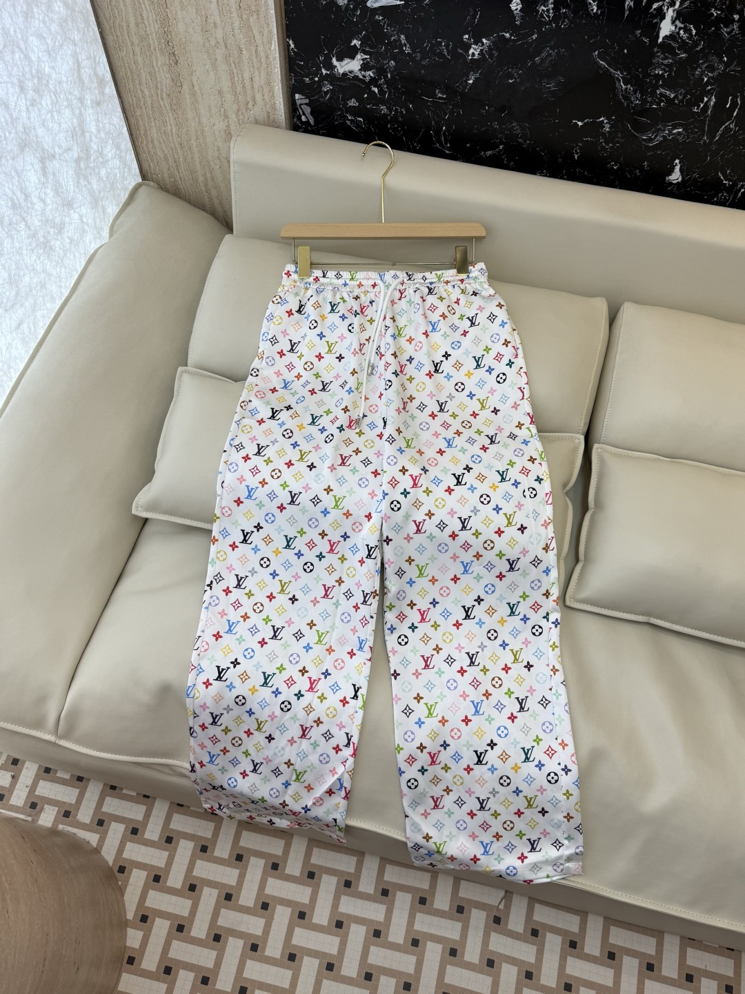 AQ011#新款套装⚠️工厂特批‼️LV 老花logo字母印花长裤➕短袖T恤 套装 蓝色 白色 SML