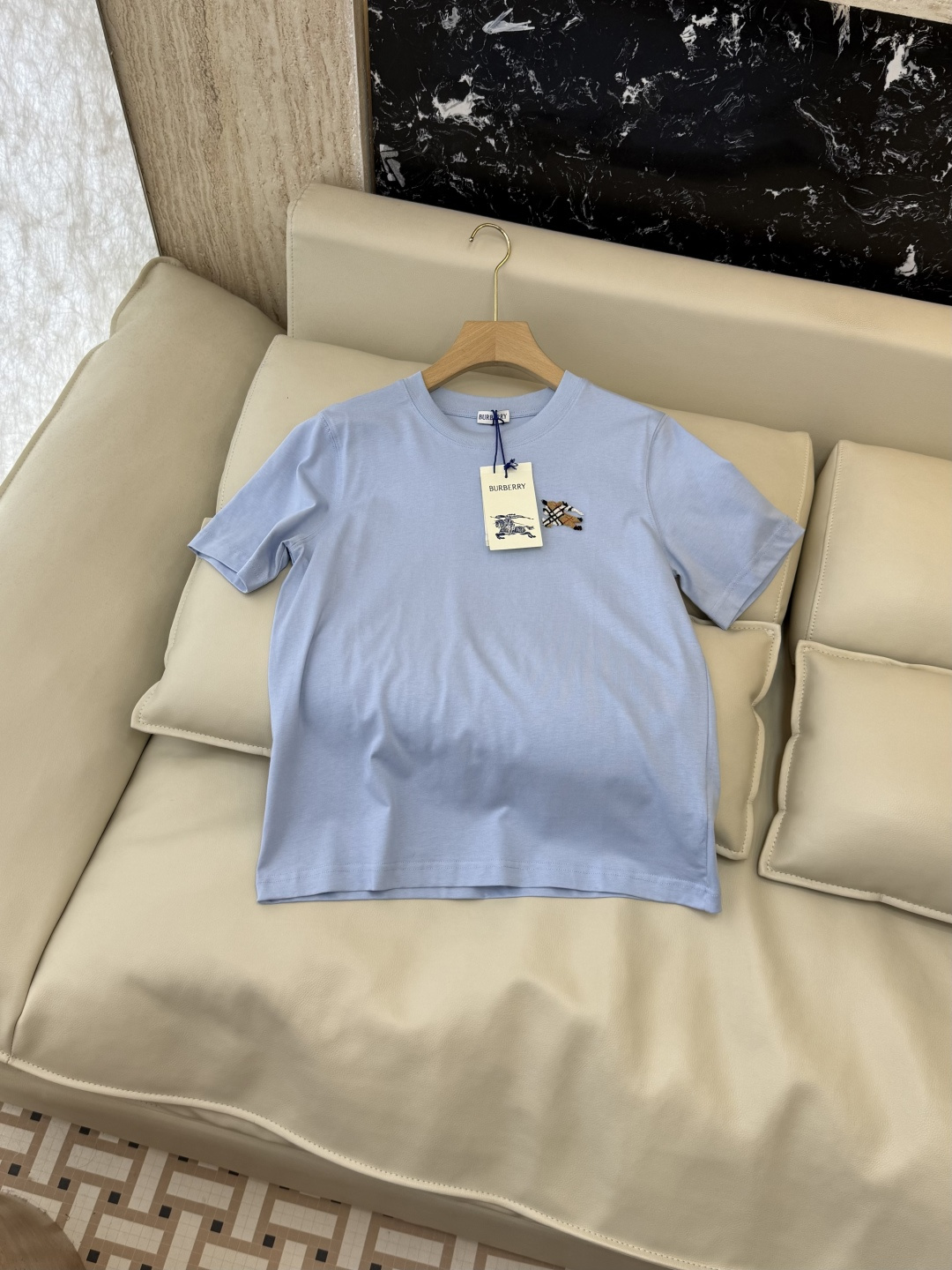 NO:826689,QG0218# New T-shirt factory p Bur Burberry round neck short-sleeved T-shirt four colors SML, Burberry-clothing, burberry, burberry, T-shirt, tees, t-shirt,19860909QG0218#新款T恤工厂p Bur 巴宝莉 圆领短袖T恤 四色 SML,博柏利-服装,burberry,burberry,T-shirt,tees，t-shirt,,Women's clothing