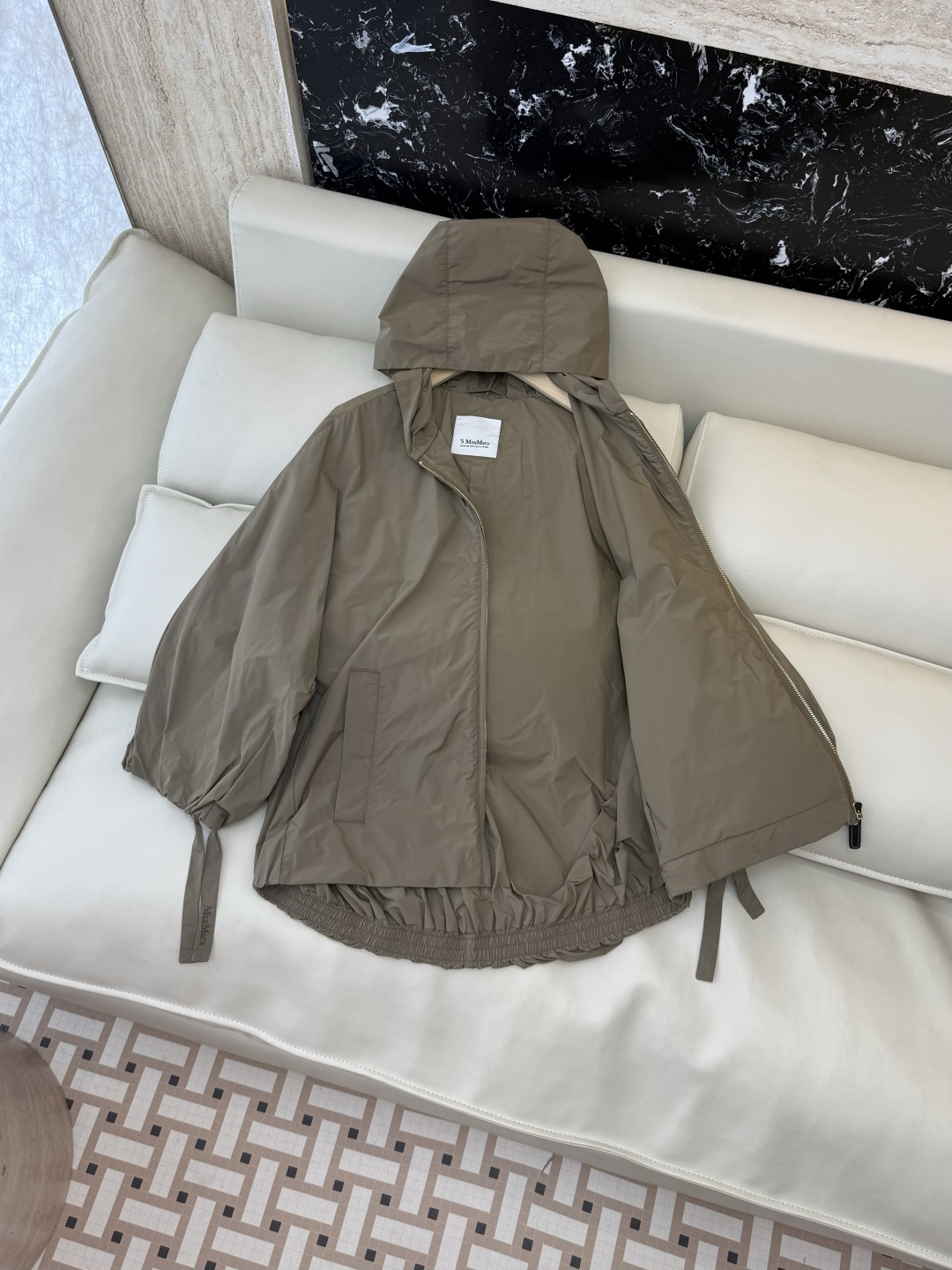 M2607#新款外套⚠️🌾Max mara 顶级版‼️皮标拉头 长袖防风外套  长款 藏青色 米色 咖色