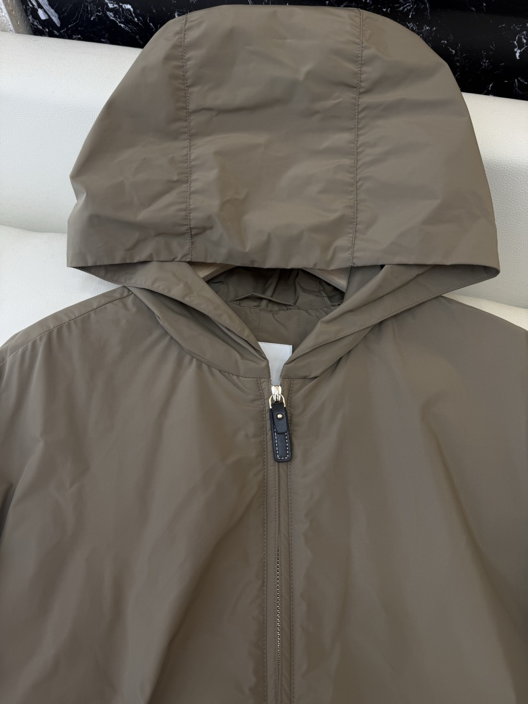 M2607#新款外套⚠️🌾Max mara 顶级版‼️皮标拉头 长袖防风外套  长款 藏青色 米色 咖色