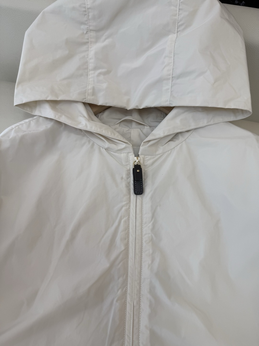 M2607#新款外套⚠️🌾Max mara 顶级版‼️皮标拉头 长袖防风外套  长款 藏青色 米色 咖色