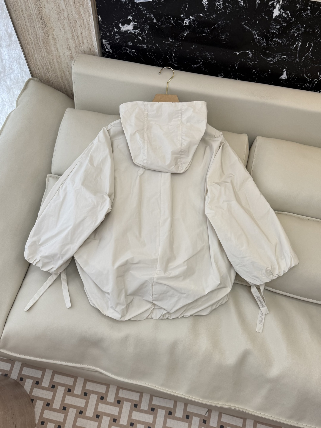 M2607#新款外套⚠️🌾Max mara 顶级版‼️皮标拉头 长袖防风外套  长款 藏青色 米色 咖色