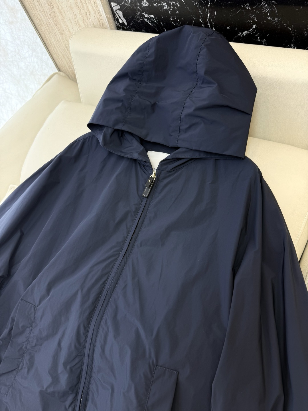 M2607#新款外套⚠️🌾Max mara 顶级版‼️皮标拉头 长袖防风外套  长款 藏青色 米色 咖色