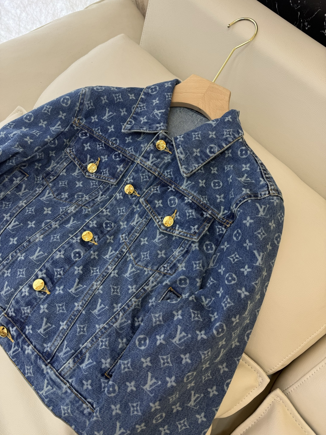 GU054#新款外套⚠️工厂特批‼️LV 老花 长袖 牛仔印花长袖外套 SML