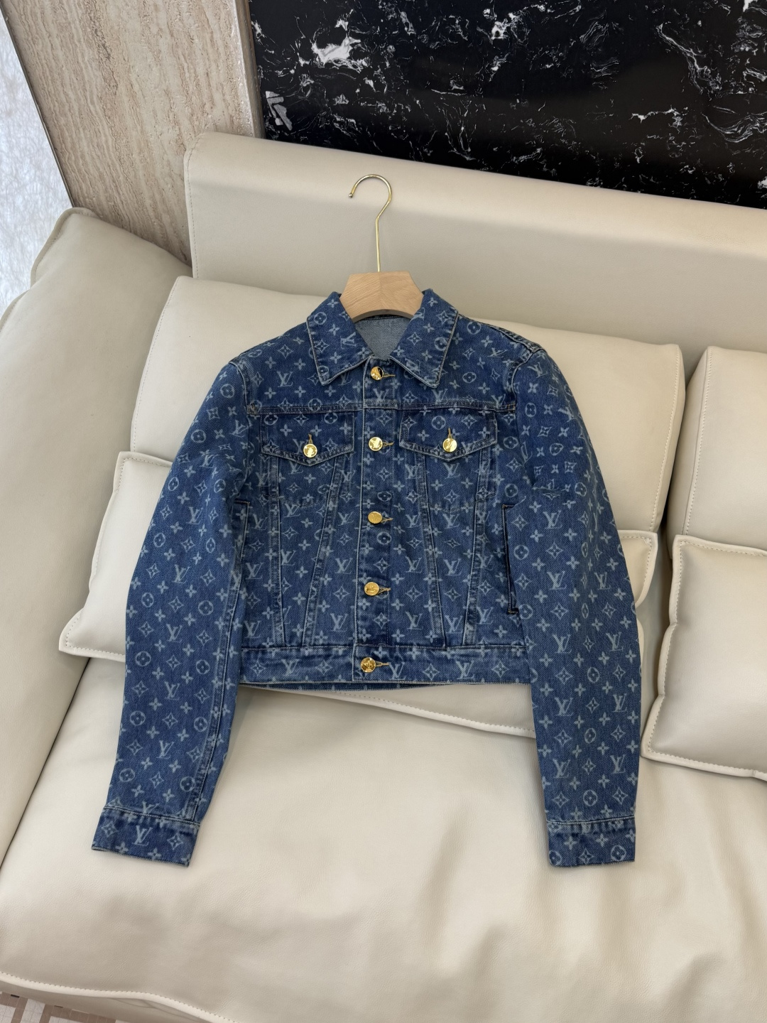 NO:855243,GU054# New Jacket P LV Presbyopia Long Sleeve Denim Print Long Sleeve Jacket SML, Louis Vuitton-clothing, louis vuitton, louis vuitton, jackets & coats,19860909GU054#新款外套P LV 老花 长袖 牛仔印花长袖外套 SML,路易威登-服装,louis vuitton,louis vuitton,jackets & coats,,Women's clothing