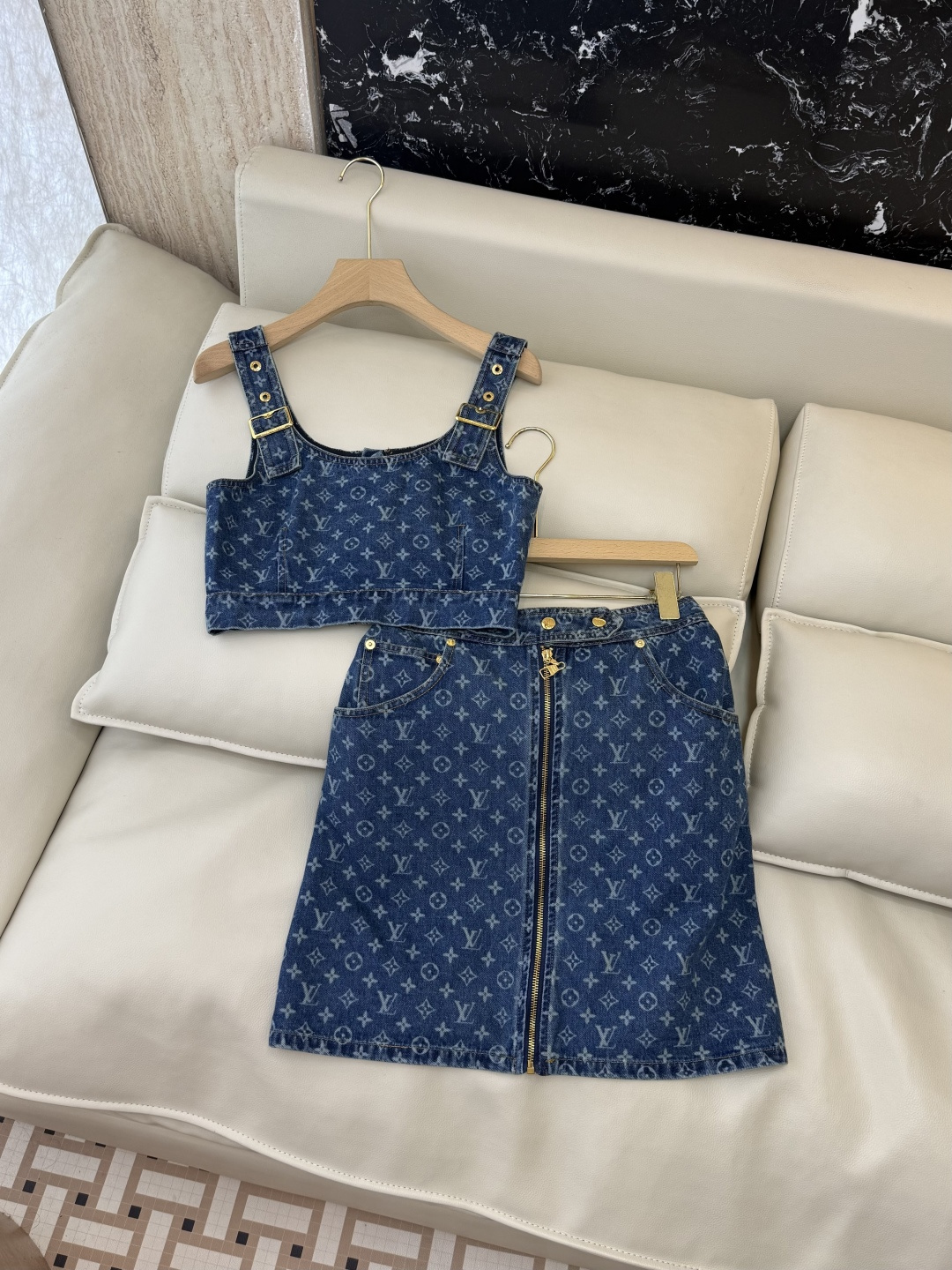 NO:855255,GU+056# New Suit P Vest P Half Skirt P LV Presbyopia Vest Top Denim Printed Skirt Suit SML, Louis Vuitton-clothing, louis vuitton, louis vuitton, skirts,19860909GU+056#新款套装 P 背心P半裙P LV 老花 背心上衣牛仔印花半裙 套装 SML,路易威登-服装,louis vuitton,louis vuitton,skirts,,Women's clothing