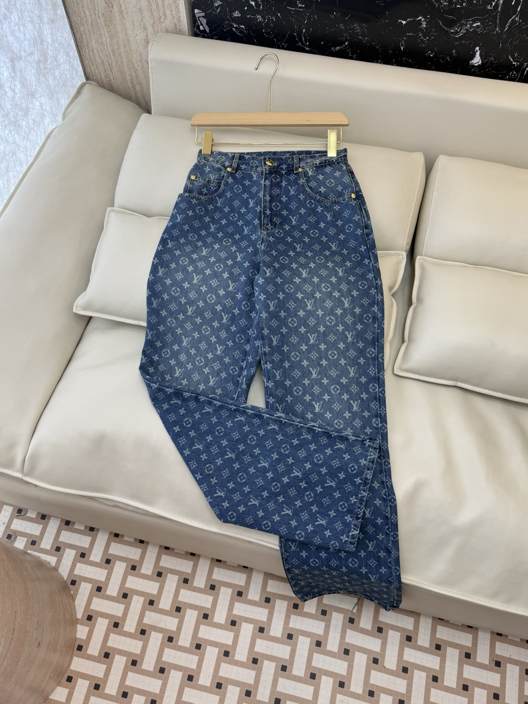GU059#新款牛仔裤⚠️工厂特批‼️LV 老花 logo 印花 长牛仔裤 SML