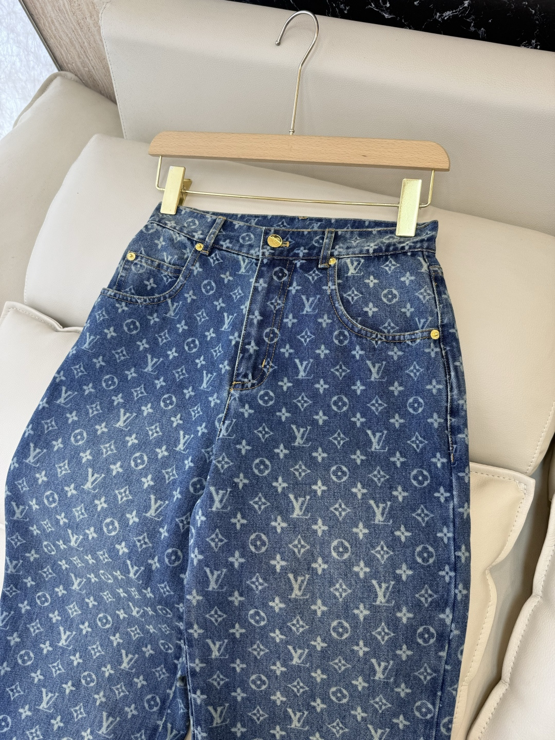 GU059#新款牛仔裤⚠️工厂特批‼️LV 老花 logo 印花 长牛仔裤 SML