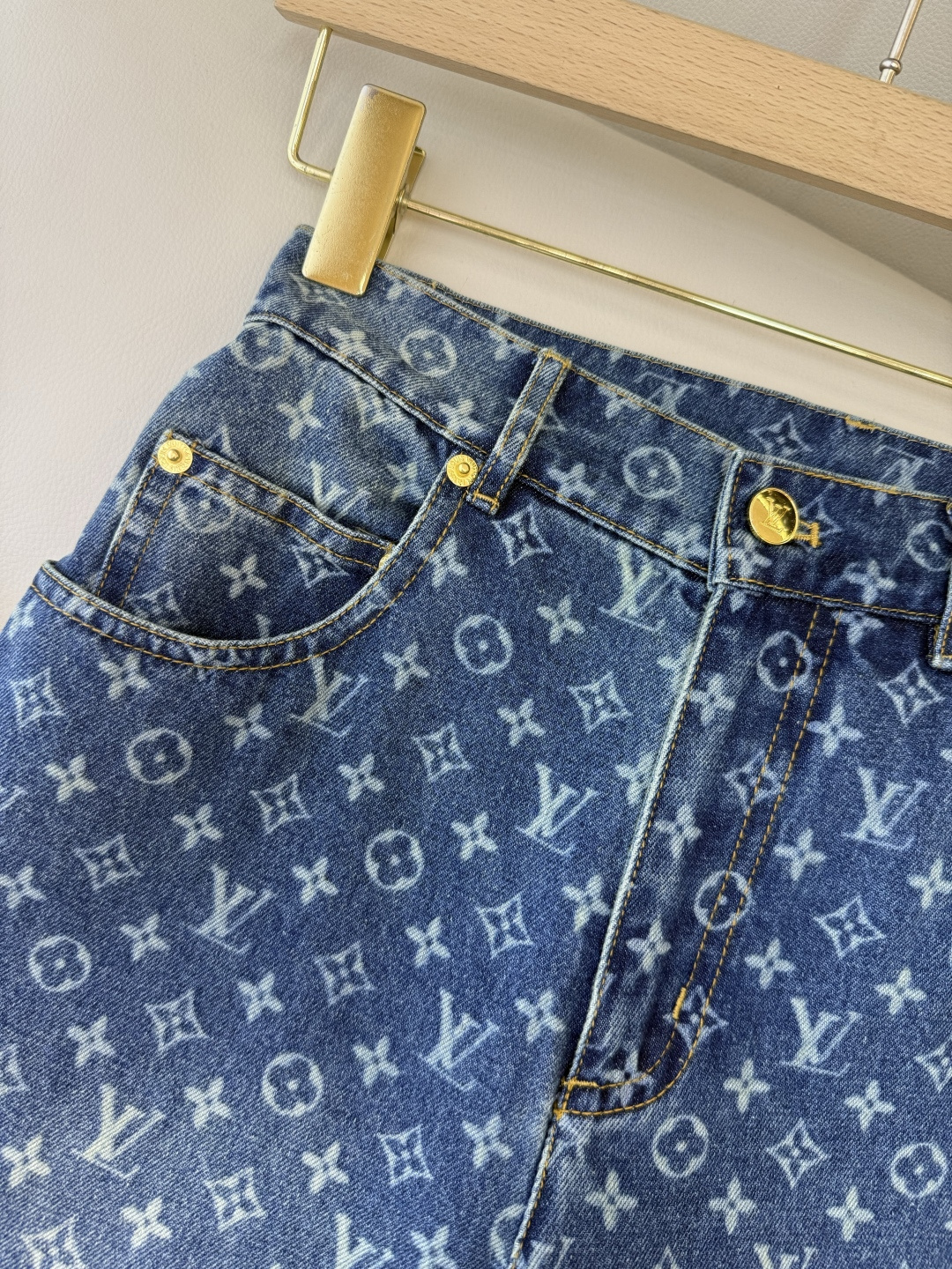 GU059#新款牛仔裤⚠️工厂特批‼️LV 老花 logo 印花 长牛仔裤 SML