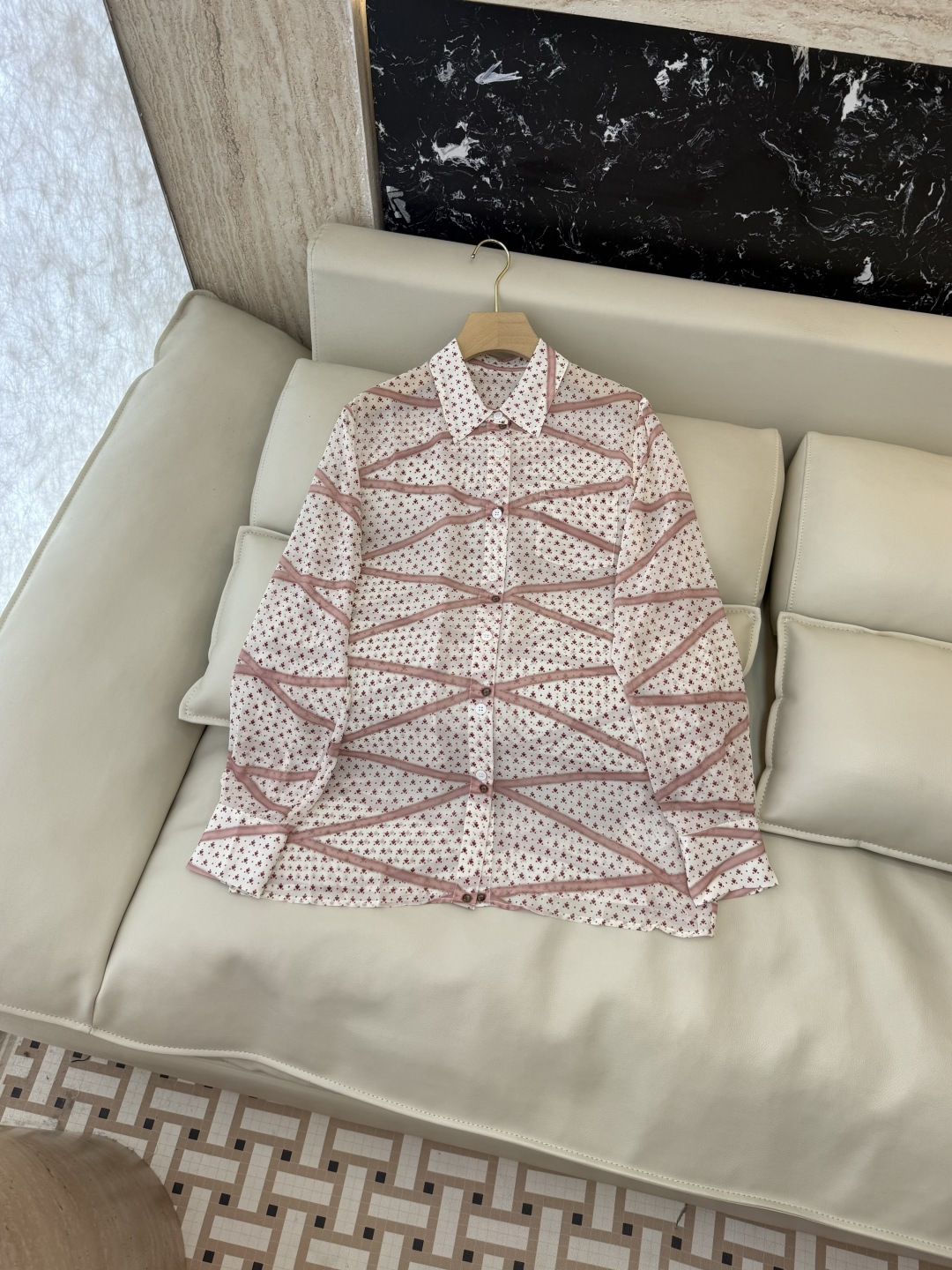 NO:855211,AW080# new shirt P grid print long-sleeved shirt SML, Louis Vuitton-clothing, louis vuitton, shirts,19860909AW080#新款衬衫P 网格纹印花长袖衬衫 SML,路易威登-服装,louis vuitton,shirts,,Women's clothing