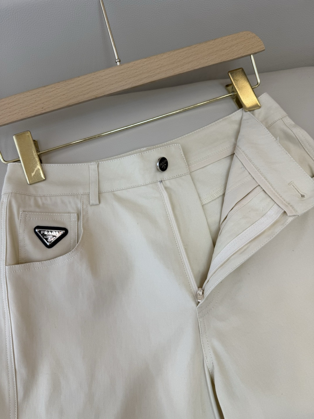 AW078#新款牛仔裤⚠️工厂特批‼️PRADA 牛仔长裤 黑色 米白色 SML