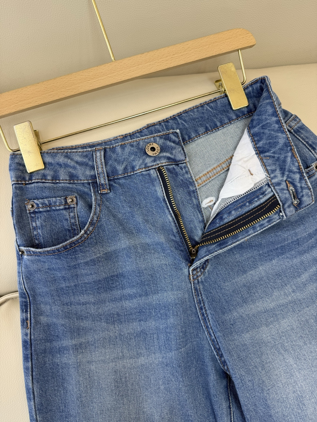 AW080#新款牛仔裤⚠️工厂特批‼️Loewe 牛仔九分裤 蓝色 米白色 26/27/28/29/30