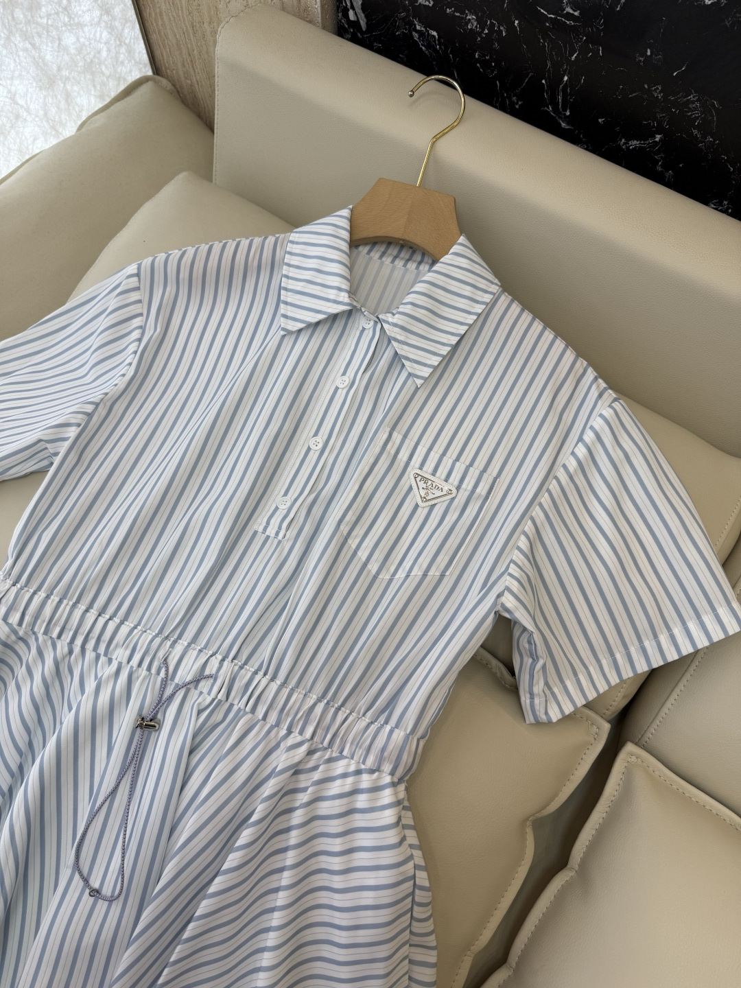 AW084#新款连衣裙⚠️工厂特批‼️PRADA 三角标 短袖条纹 短款 连衣裙 两色图 SM L