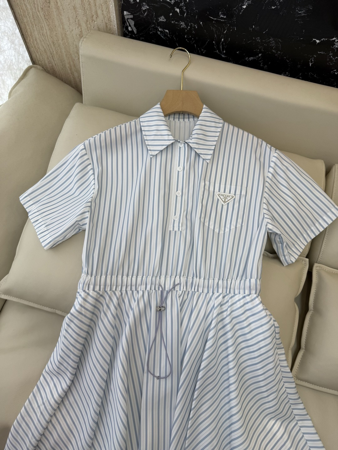 AW084#新款连衣裙⚠️工厂特批‼️PRADA 三角标 短袖条纹 短款 连衣裙 两色图 SM L