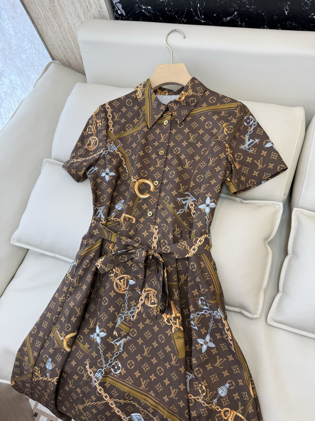 AW086#新款连衣裙⚠️工厂特批‼️Lv 链条印花 短袖修身连衣裙 两色图 SM L