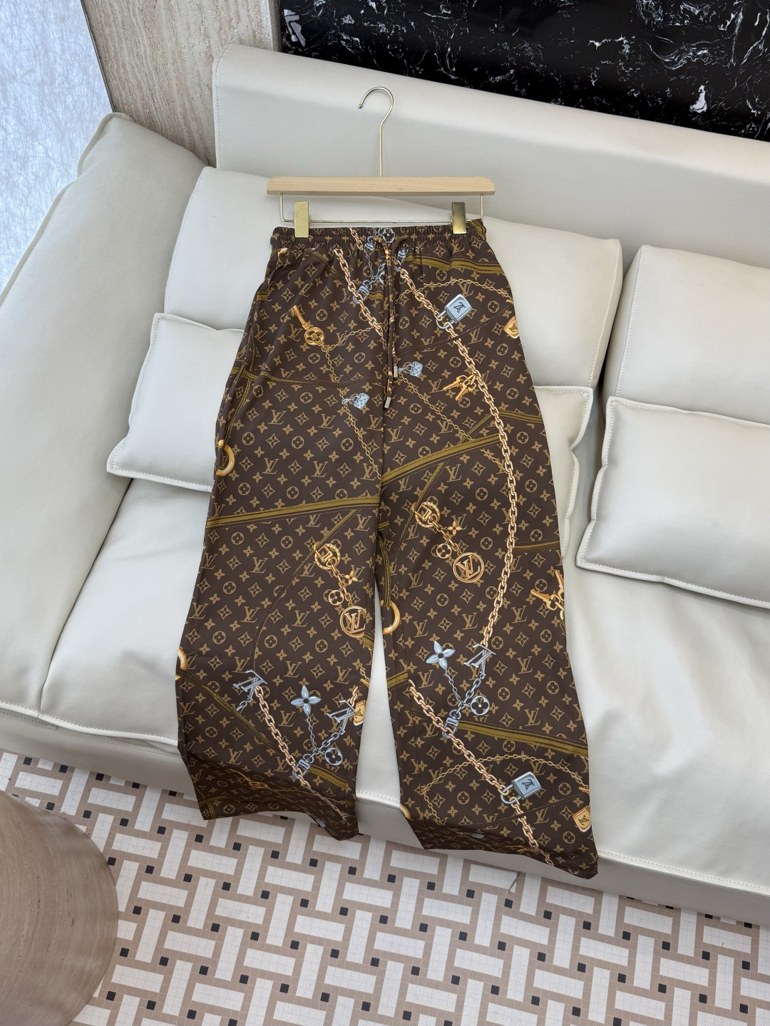 AW087#新款裤子⚠️工厂特批‼️L V 链条印花老花logo印花长裤 两色 SML
