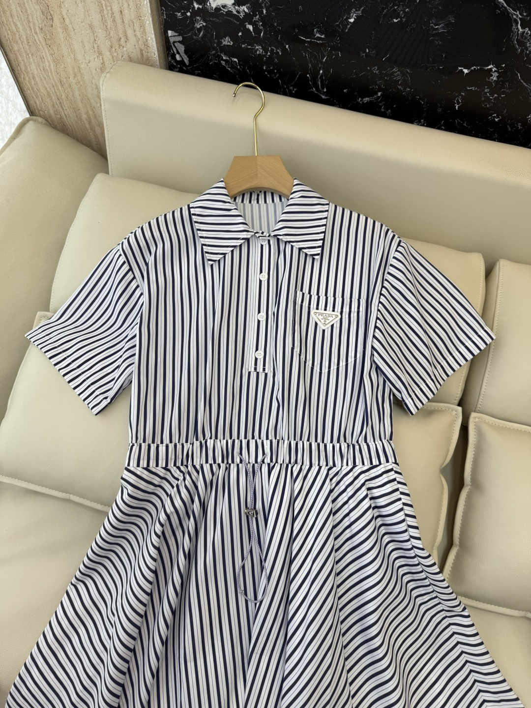 AW084#新款连衣裙⚠️工厂特批‼️PRADA 三角标 短袖条纹 短款 连衣裙 两色图 SM L