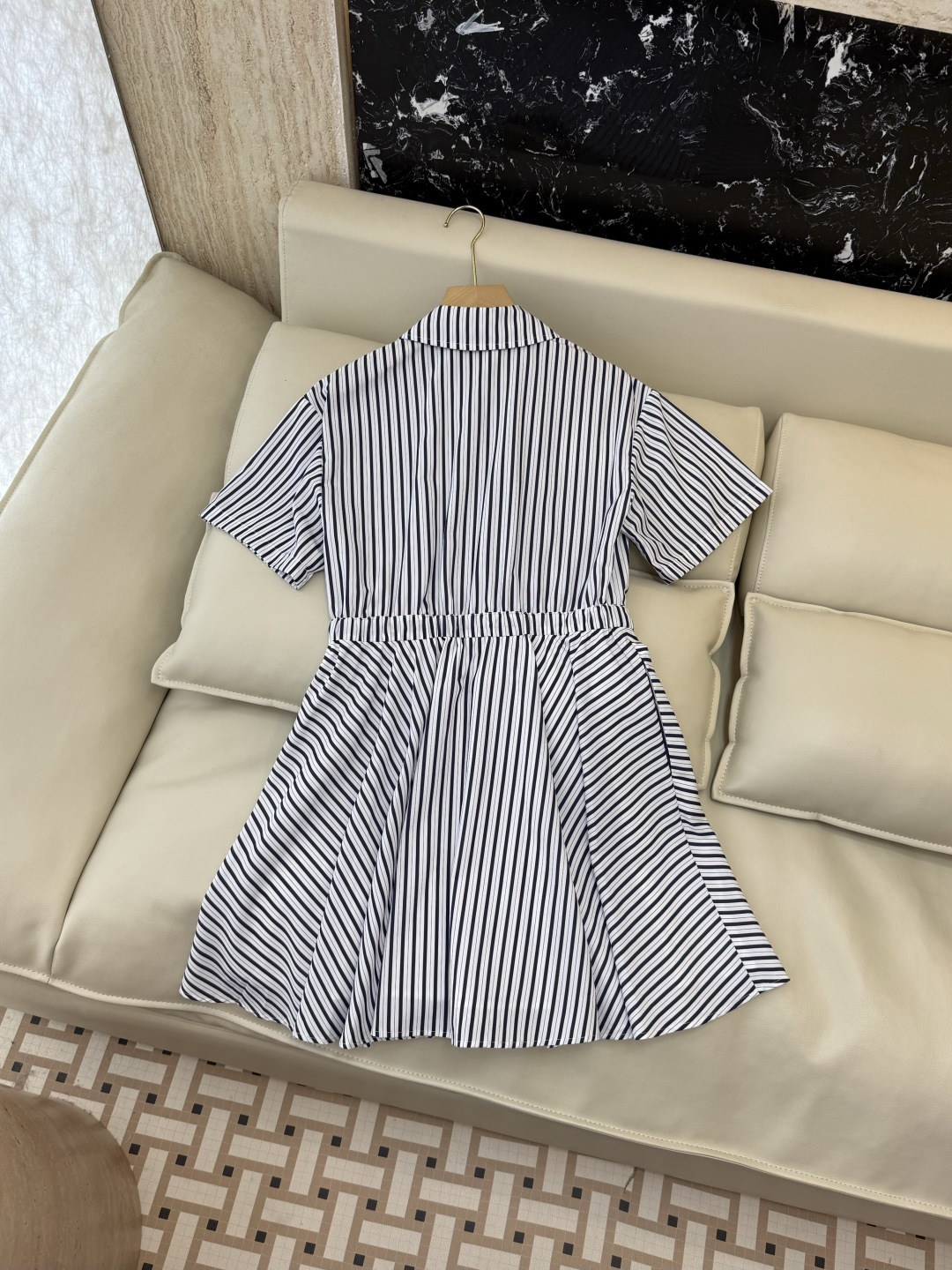 AW084#新款连衣裙⚠️工厂特批‼️PRADA 三角标 短袖条纹 短款 连衣裙 两色图 SM L