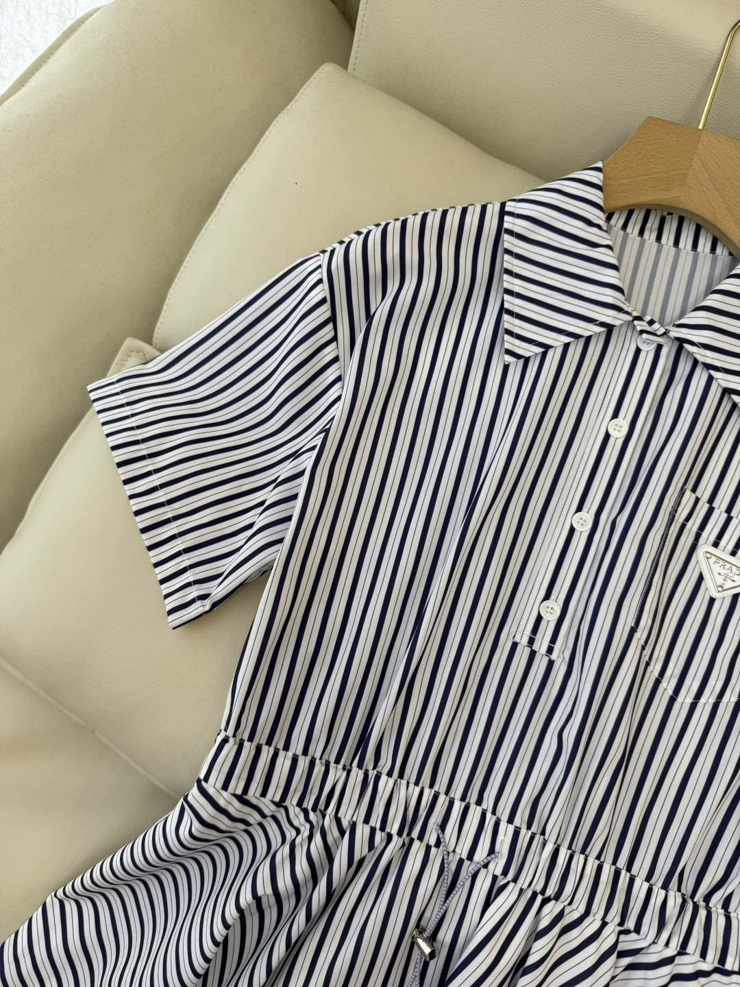 AW084#新款连衣裙⚠️工厂特批‼️PRADA 三角标 短袖条纹 短款 连衣裙 两色图 SM L