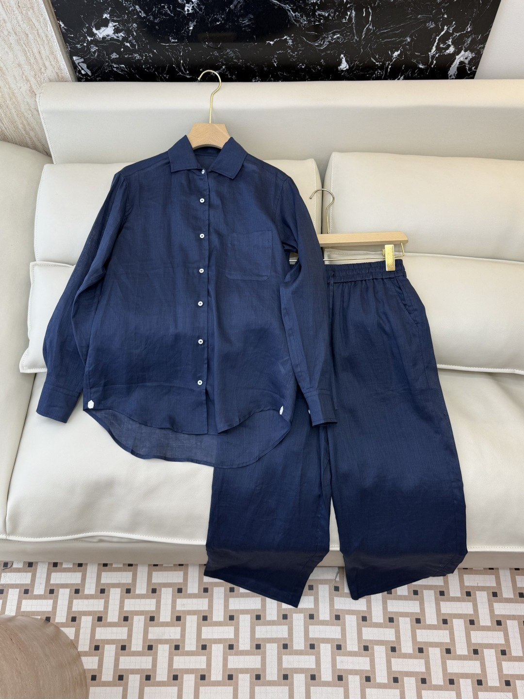 NO:854995,QD8023+8127# New suit LP ramie embroidered long-sleeved shirt and trousers suit apricot navy 36/38/40/42, women's clothing, loro piana, shirts,19860909QD8023+8127#新款套装 LP 苎麻 绣花长袖衬衫长裤套装 杏色 藏蓝色 36/38/40/42,女装,loro piana,shirts,,Women's clothing