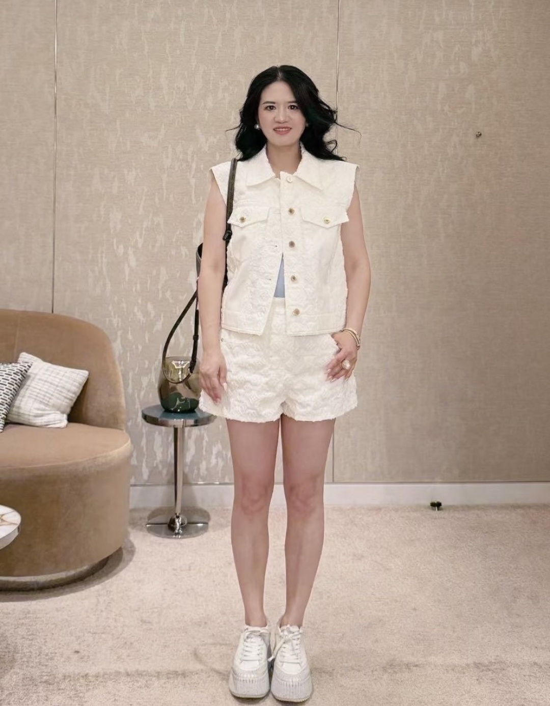 NO:855017,GU+81 upper body picture,Louis Vuitton-clothing,louis vuitton,19860909GU+81 上身图,路易威登-服装,louis vuitton,,Women's clothing