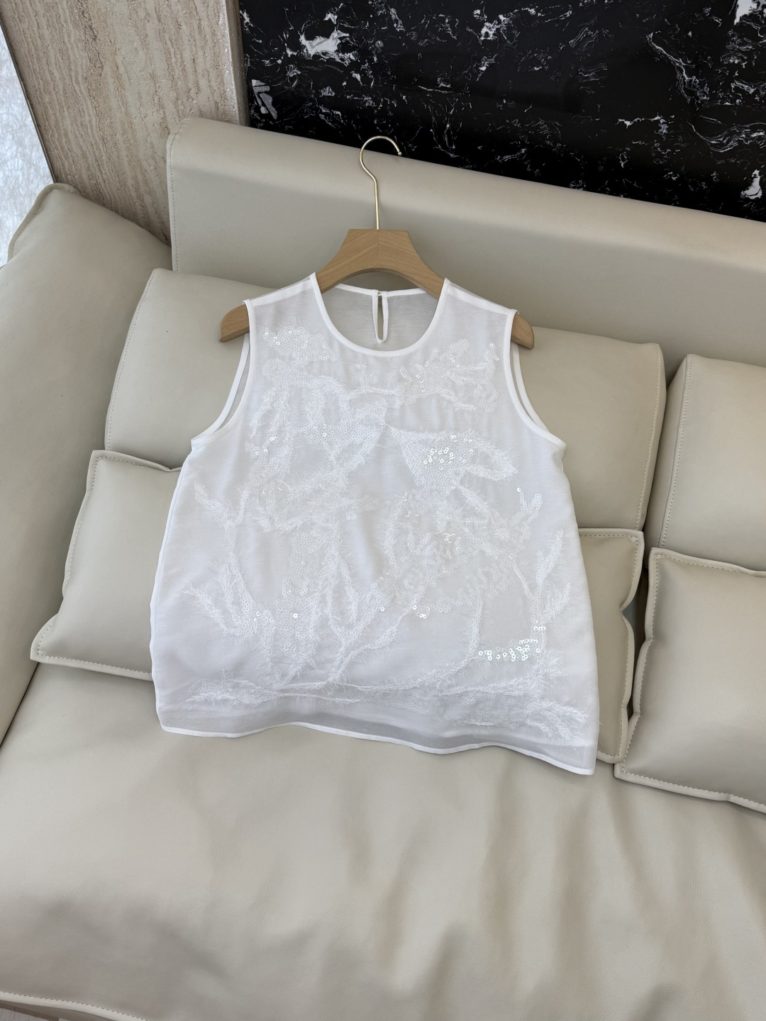 NO:857209,XM018# new shirt P zimm 30 silk sequin embroidery sleeveless top shirt white black SML XL, Zimmerman-clothing, shirts, real silk,19860909XM018#新款衬衫P zimm 30 真丝 珠片绣花 无袖上衣衬衫 白色 黑色 SML XL,兹默曼-服装,shirts,real silk,,Women's clothing