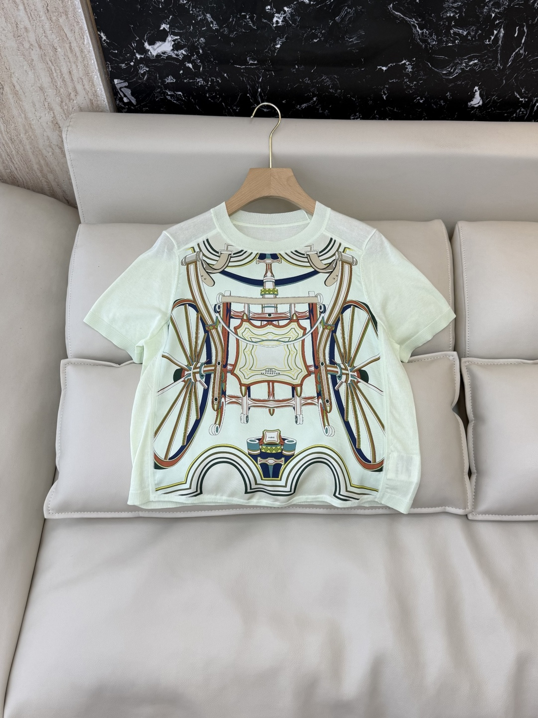 NO:857169,H326030#New Top H Home Positioning Print Silk Spliced ​​Tencel Knitted Top Short Sleeve Two Colors S-X L,Hermes-clothing,hermes,T-shirt,real silk,19860909H326030#新款上衣 H家 定位印花 真丝拼接天丝针织上衣 短袖 两色 S-X L,爱马仕-服装,hermes,T-shirt,real silk,,Women's clothing